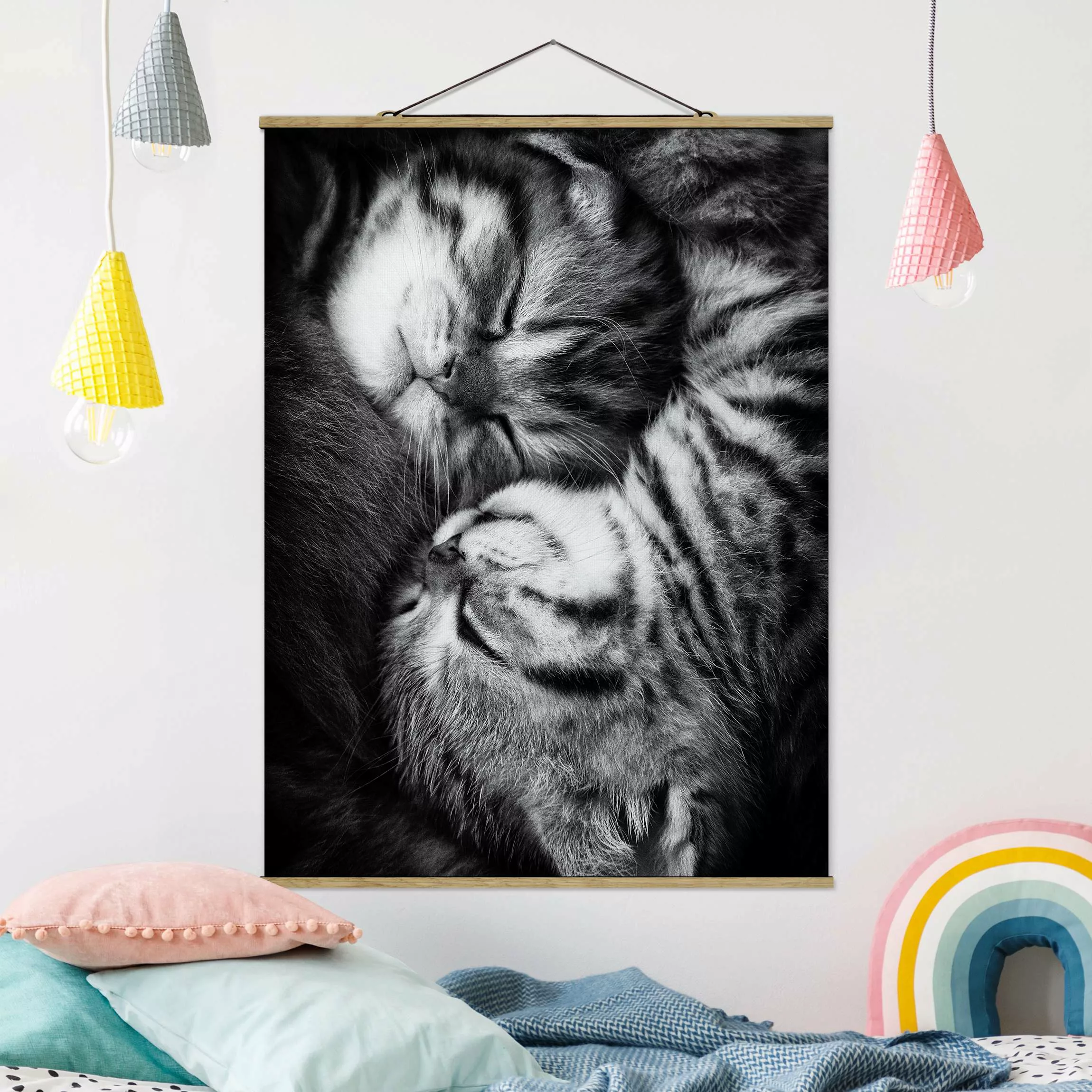 Stoffbild Tiere mit Posterleisten - Hochformat Zwei Kätzchen günstig online kaufen