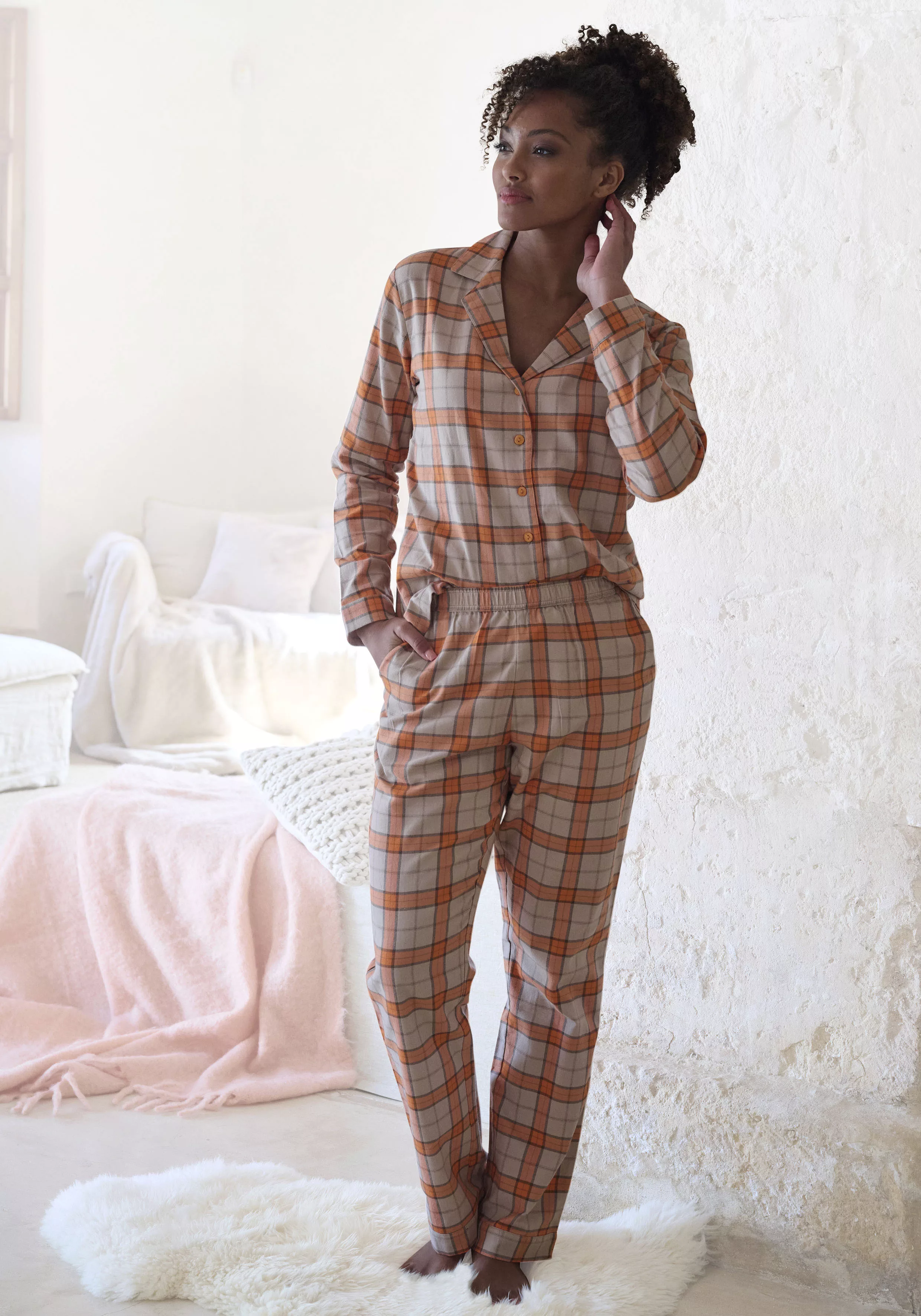 Vivance Dreams Pyjama, (2 tlg.), aus kuschelig weichem Flanell günstig online kaufen