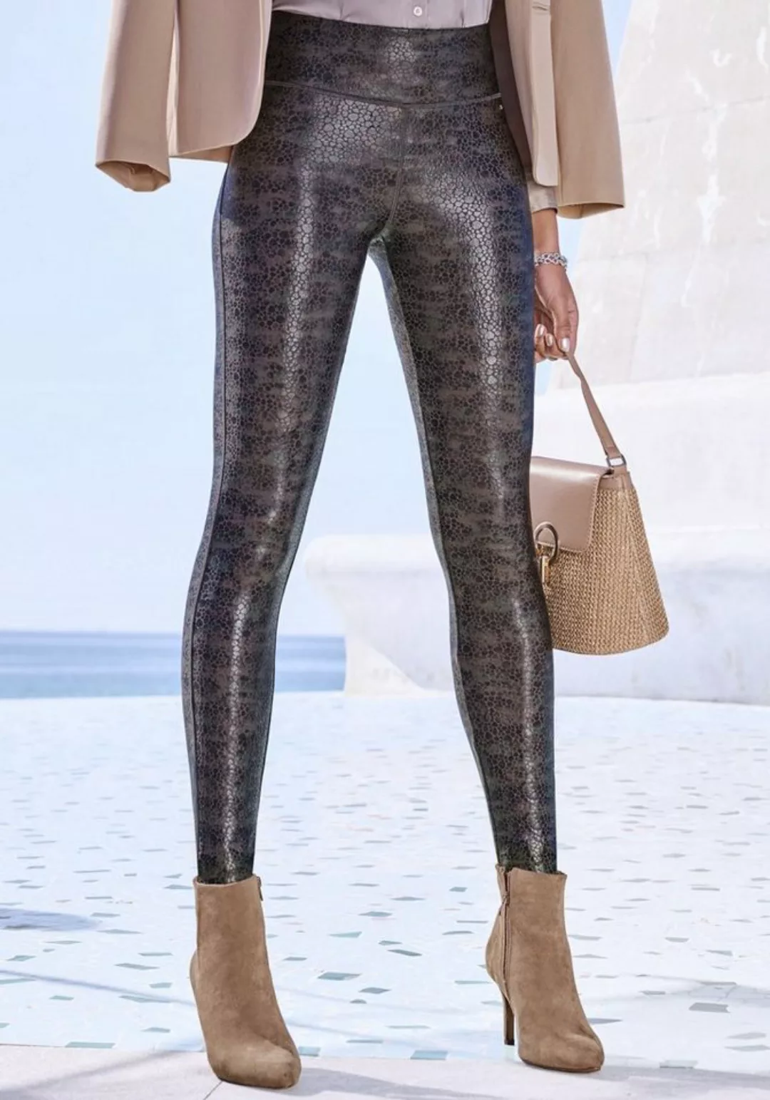 LASCANA Leggings mit modischem Alloverdruck günstig online kaufen