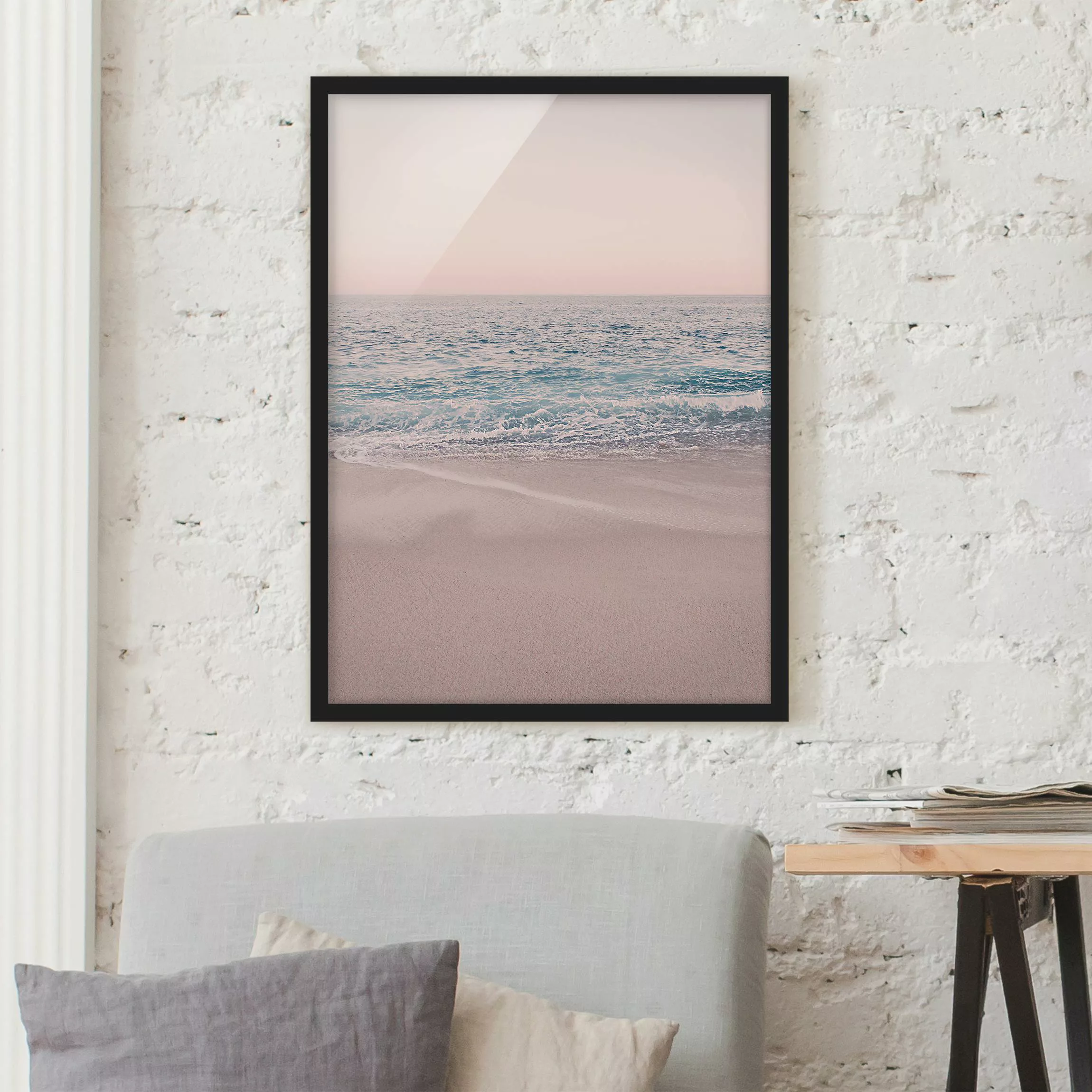 Bild mit Rahmen Roségoldener Strand am Morgen günstig online kaufen