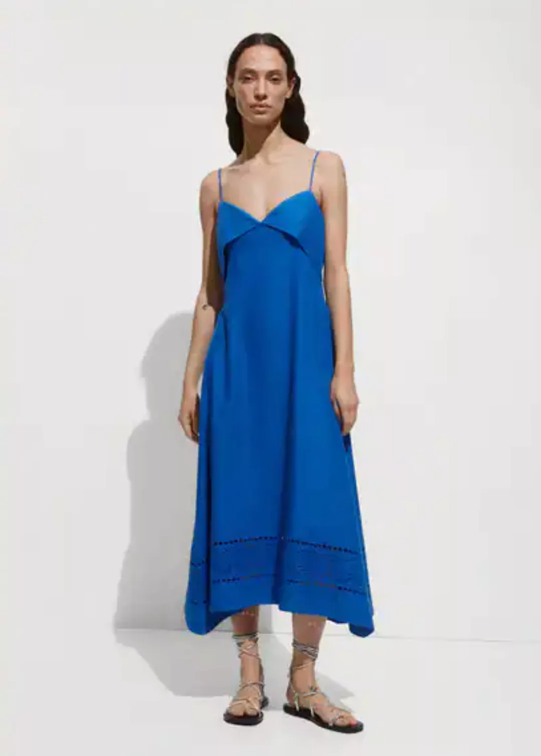 Besticktes Kleid mit umgeschlagenem Ausschnitt günstig online kaufen