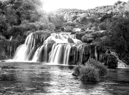 Papermoon Fototapete »Wasserfall Schwarz & Weiß« günstig online kaufen