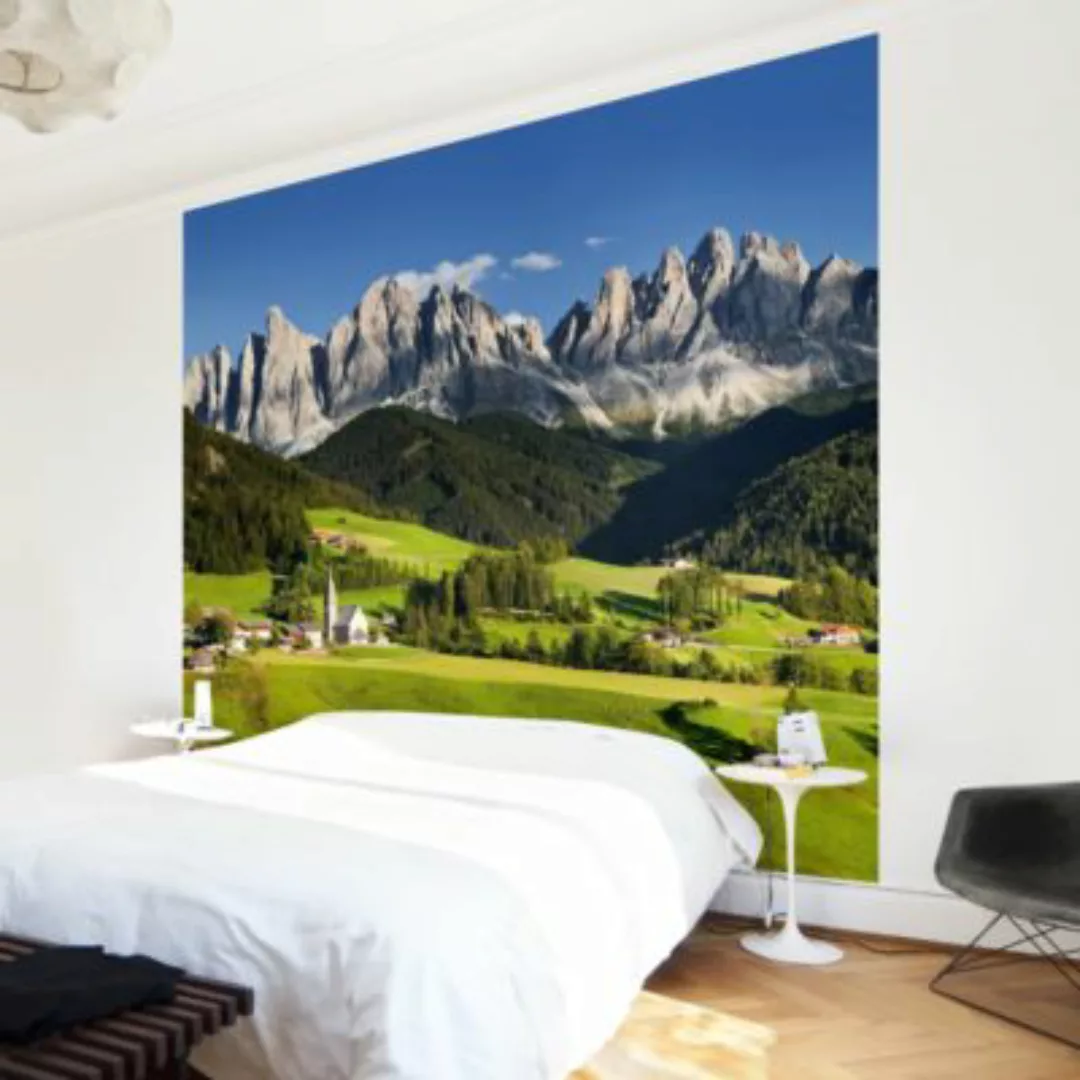 Bilderwelten Fototapete Geislerspitzen in Südtirol grün Gr. 432 x 290 günstig online kaufen