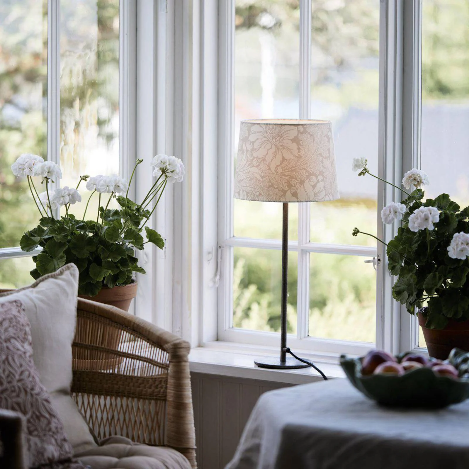 PR Home Tischlampe BASE ACANTHUS, weiß/silberfarben, 58 cm günstig online kaufen