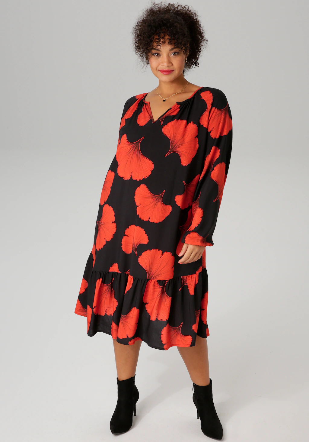 Aniston PLUS Sommerkleid, Mit großflächigem Blütendruck günstig online kaufen
