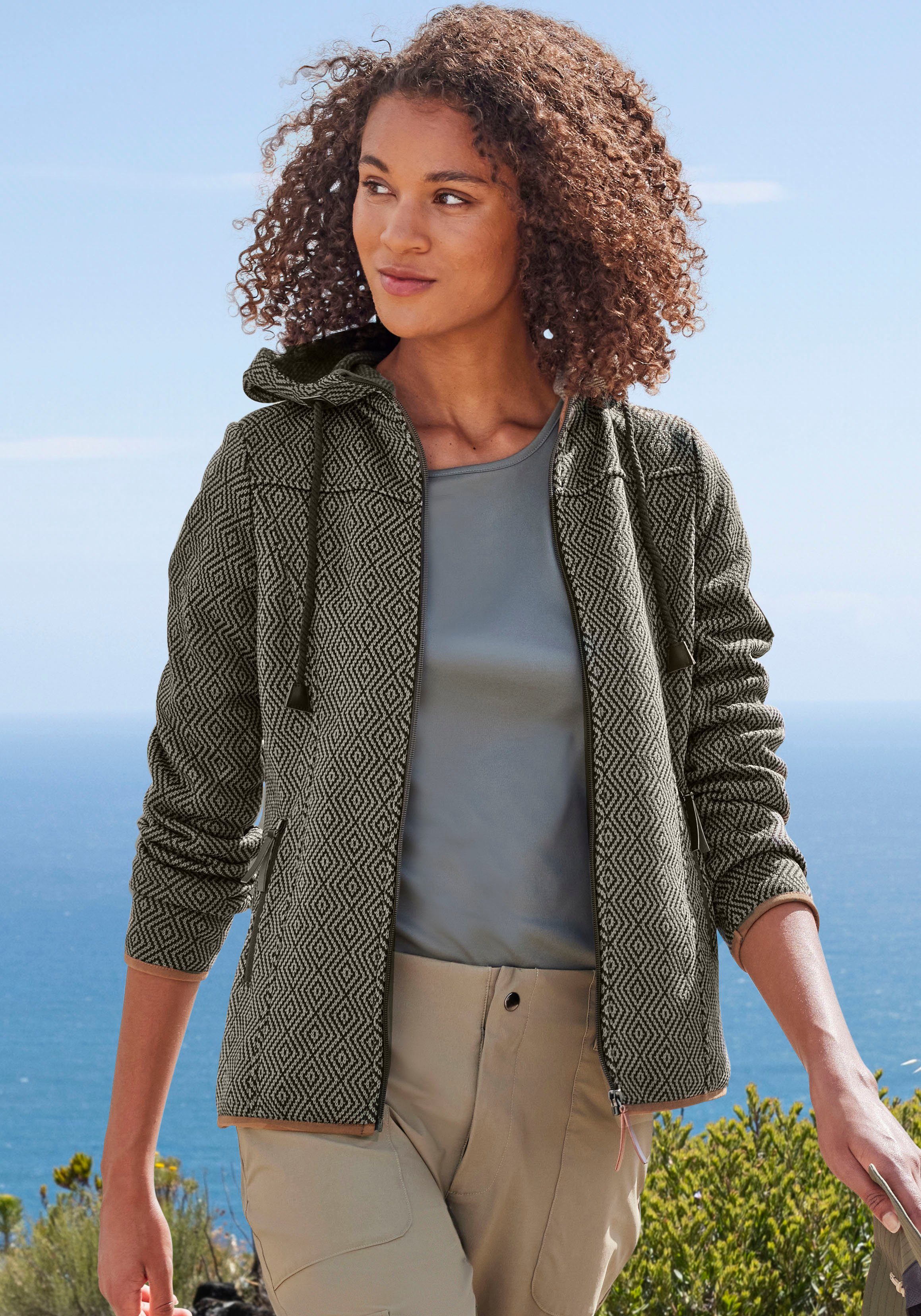 LASCANA ACTIVE Fleecejacke, mit Kapuze, Trekkingjacke mit Kapuze günstig online kaufen