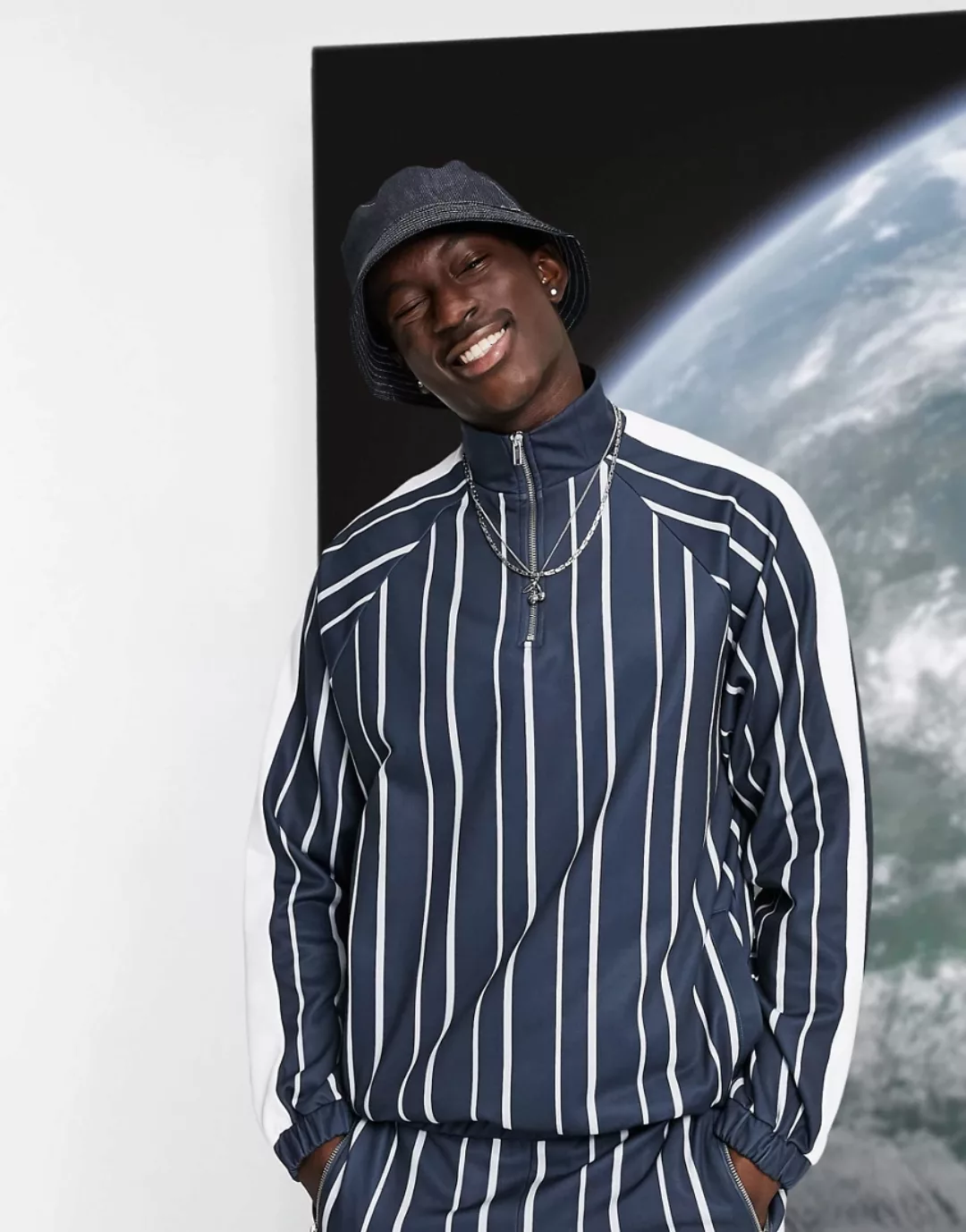 ASOS DESIGN – Oversize-Sweatshirt mit halbem Reißverschluss, gestreiften un günstig online kaufen