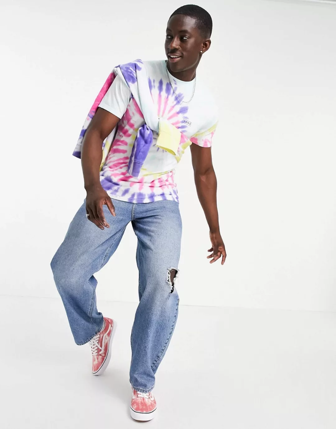 Vans – Drop V – T-Shirt mit buntem Batikmuster in Spiral-Optik-Mehrfarbig günstig online kaufen