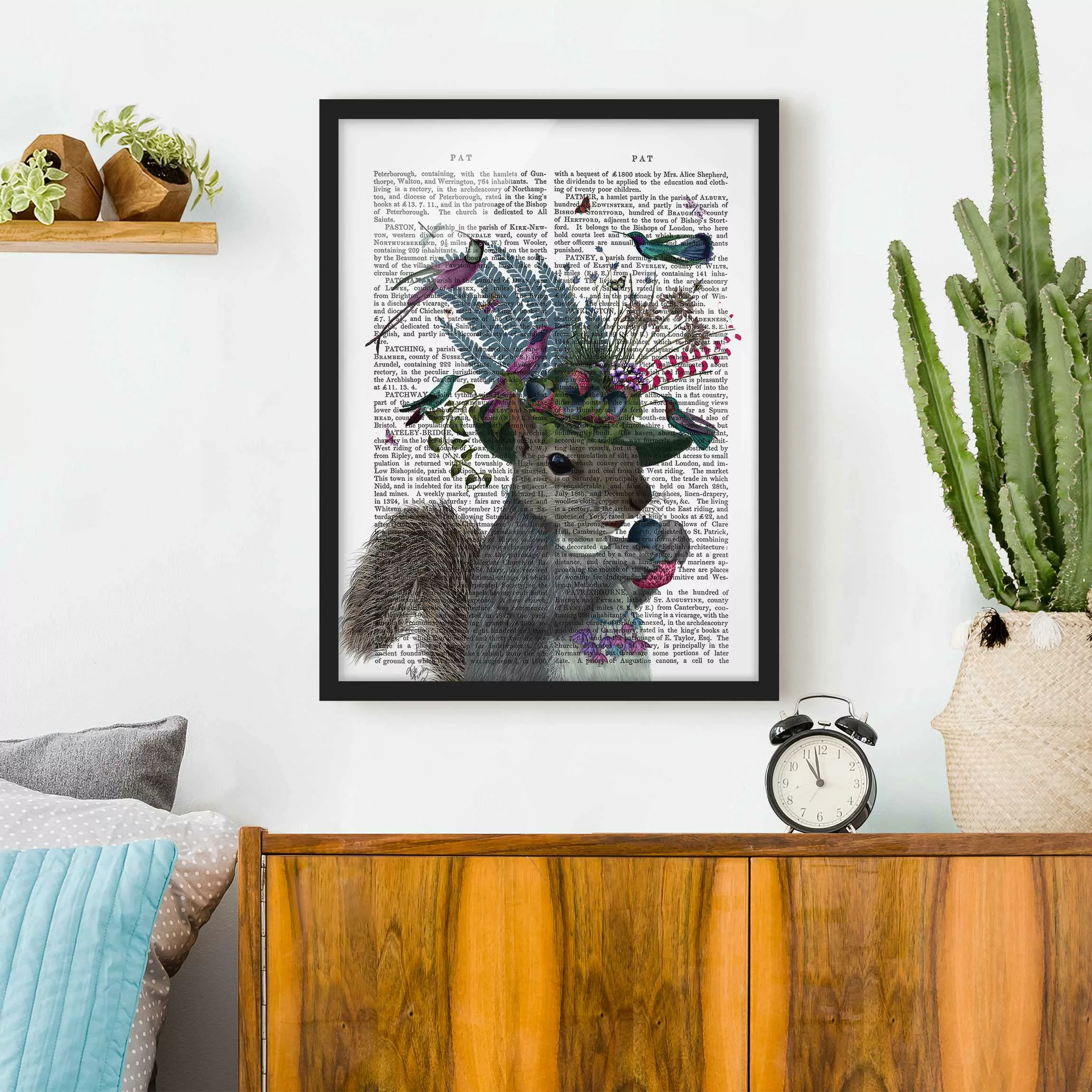 Bild mit Rahmen Tiere - Hochformat Vogelfänger - Eichhörnchen mit Eicheln günstig online kaufen