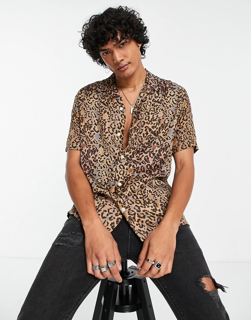 AllSaints – Hemd mit buntem Leopardenprint in Halbton-Optik-Blau günstig online kaufen