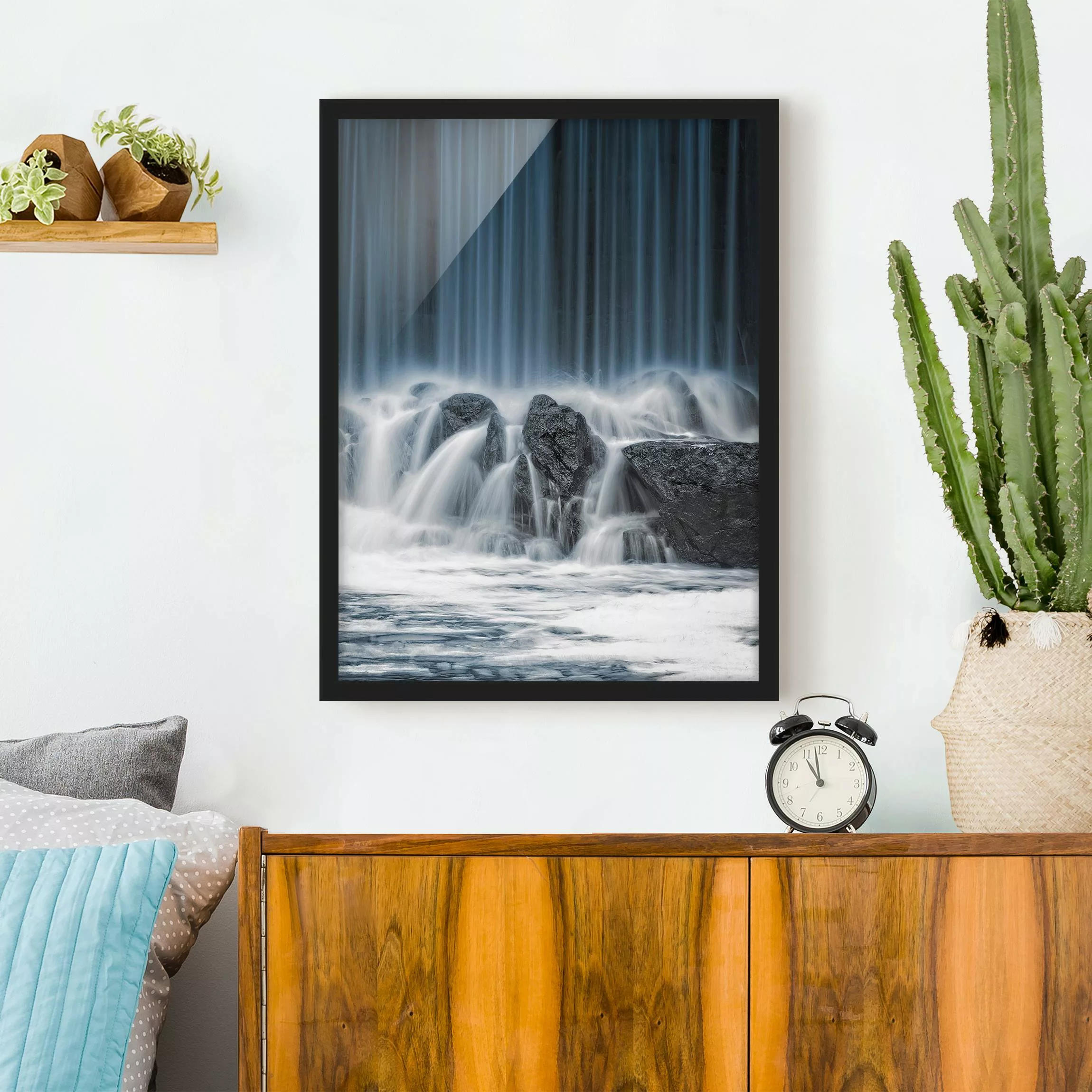 Bild mit Rahmen Natur & Landschaft - Hochformat Wasserfall in Finnland günstig online kaufen