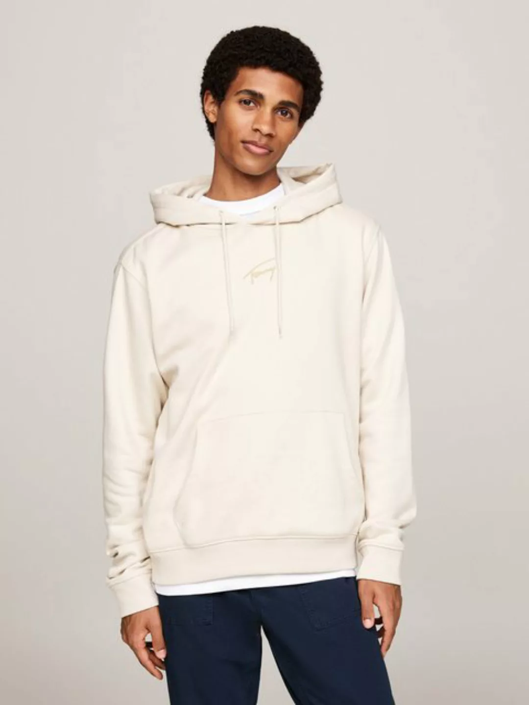 Tommy Jeans Sweatshirt TJM REG GOLD SIGNT HOODIE EXT mit bestickten Markenn günstig online kaufen