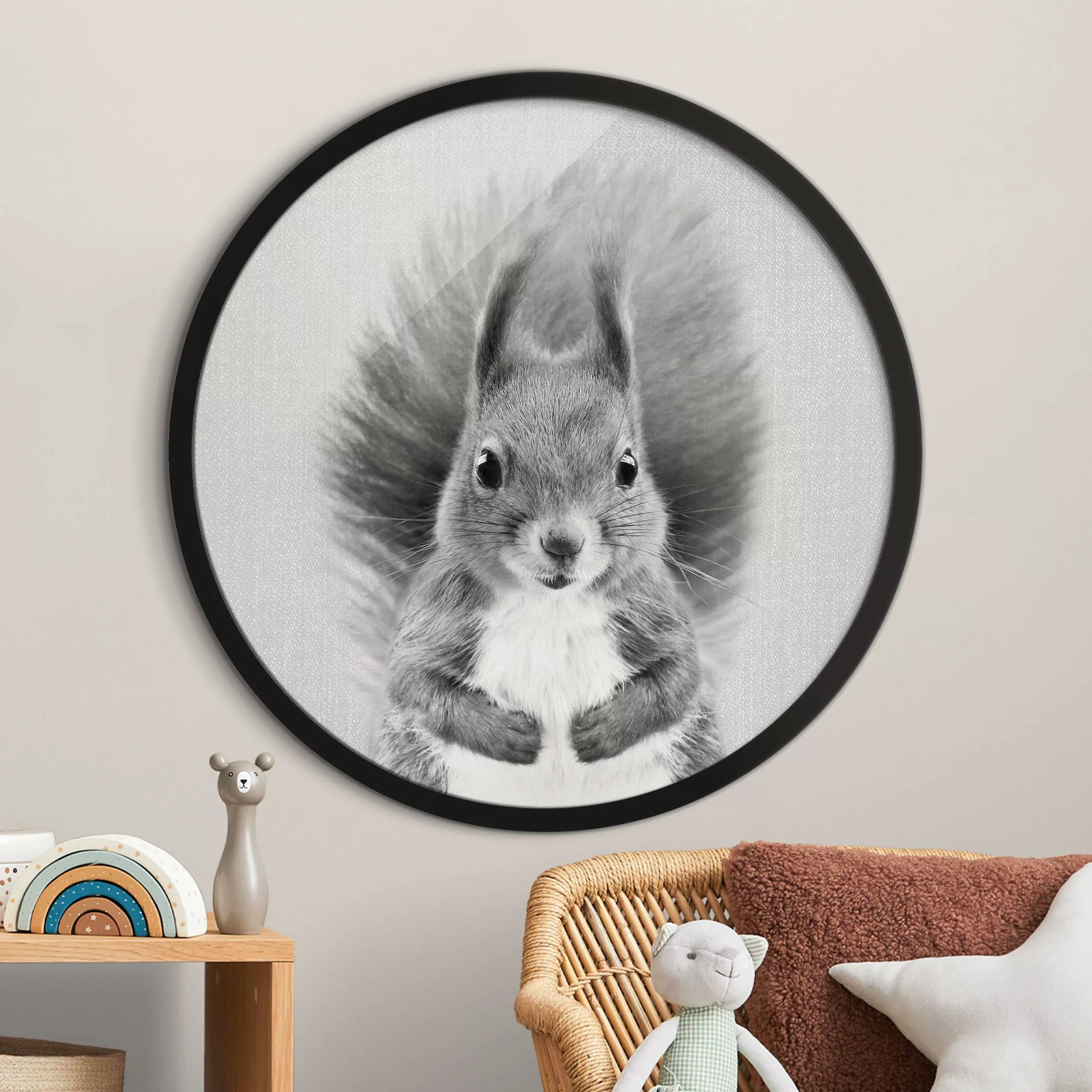Rundes Gerahmtes Bild Eichhörnchen Elisabeth Schwarz Weiß günstig online kaufen
