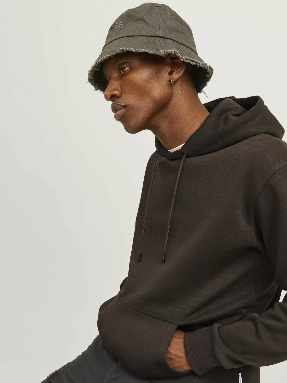 Jack & Jones Kapuzensweatshirt JJEBRADLEY SWEAT HOOD NOOS mit Känguru Tasch günstig online kaufen