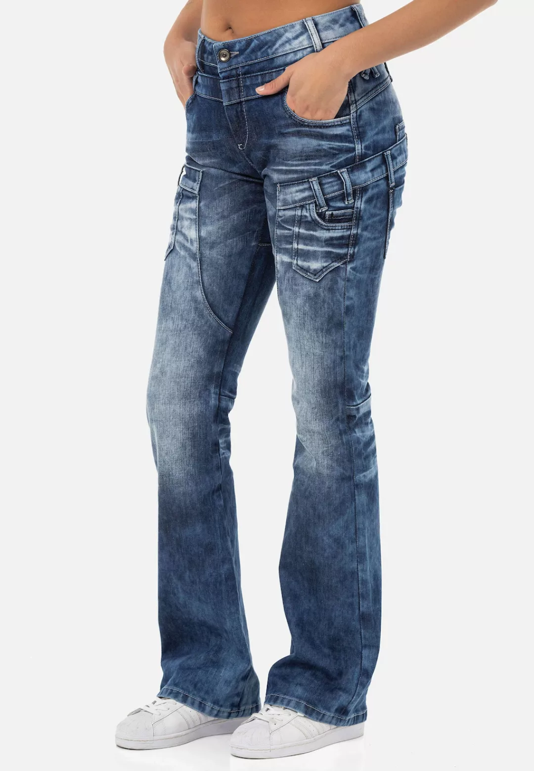 Cipo & Baxx Bequeme Jeans, mit stilvollem Bootcut-Schnitt günstig online kaufen