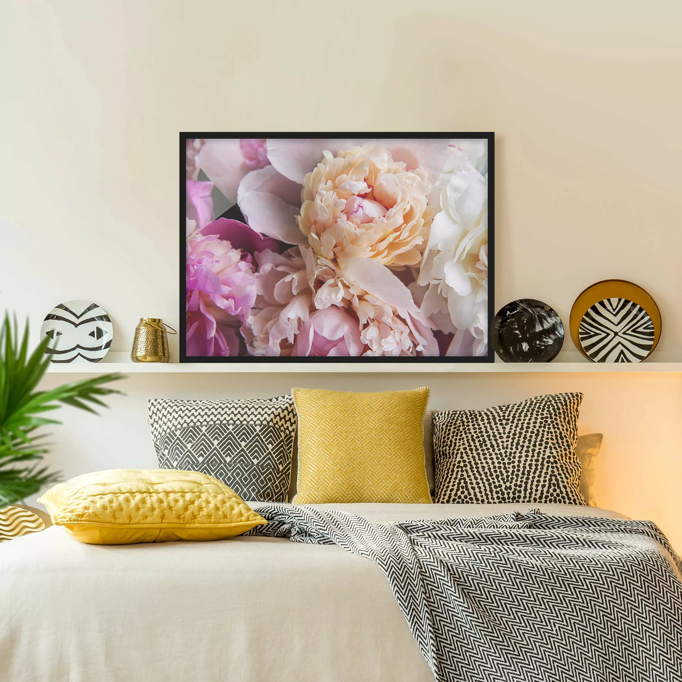 Bild mit Rahmen Blumen - Querformat Blühende Pfingstrosen günstig online kaufen
