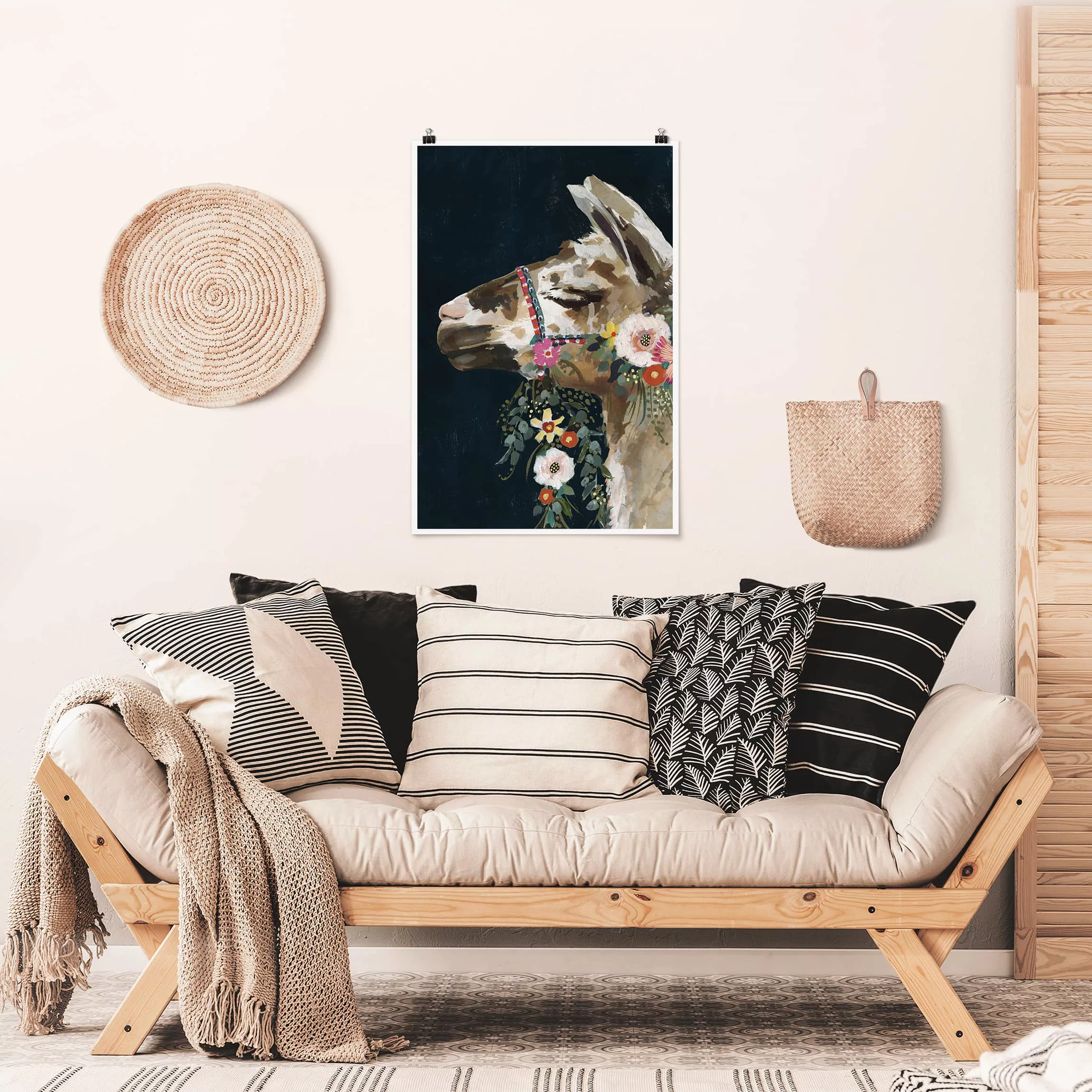 Poster Tiere - Hochformat Lama mit Blumenschmuck II günstig online kaufen