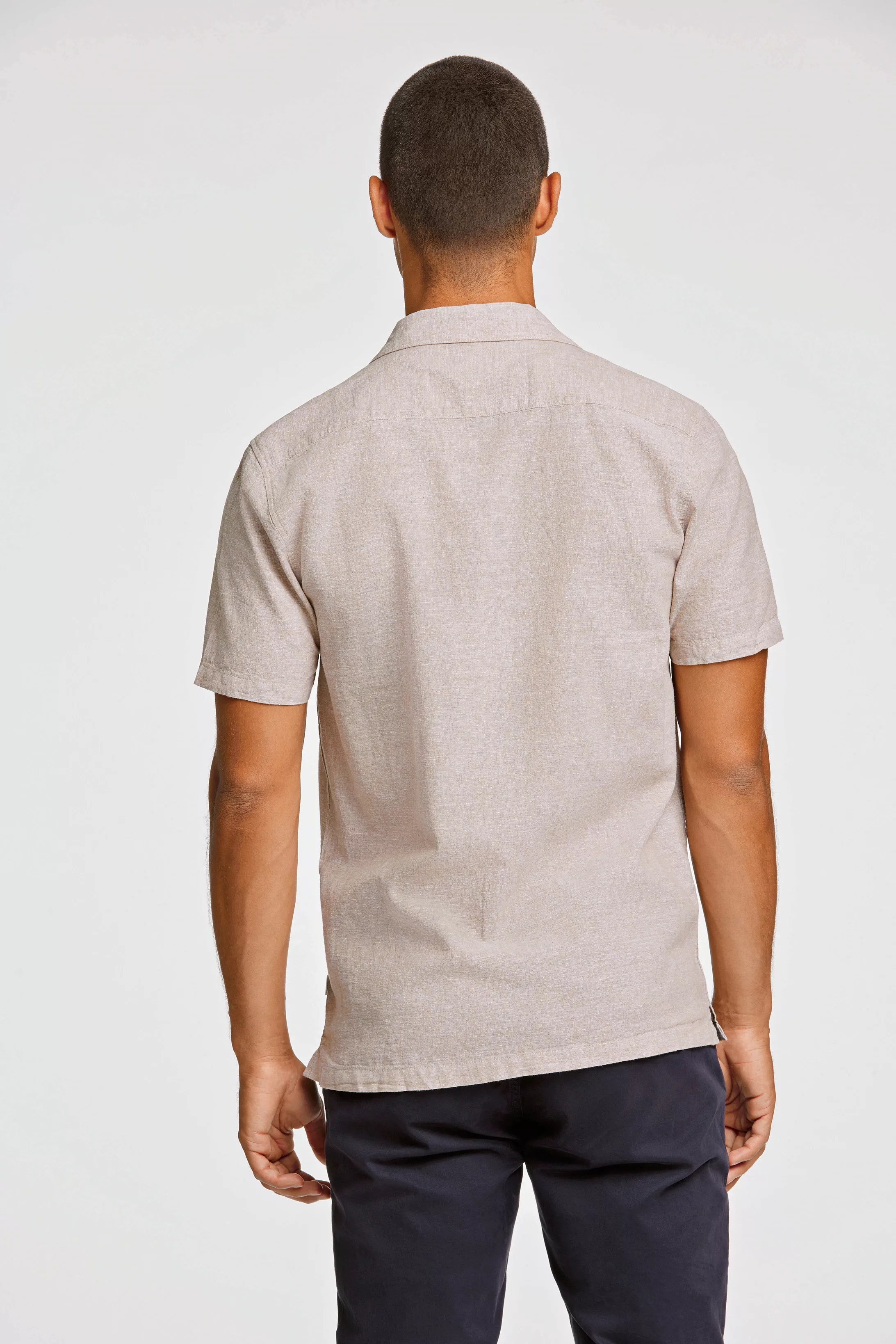 LINDBERGH Kurzarmhemd aus einem Leinen-Baumwoll-Mix mit Knopfleiste günstig online kaufen