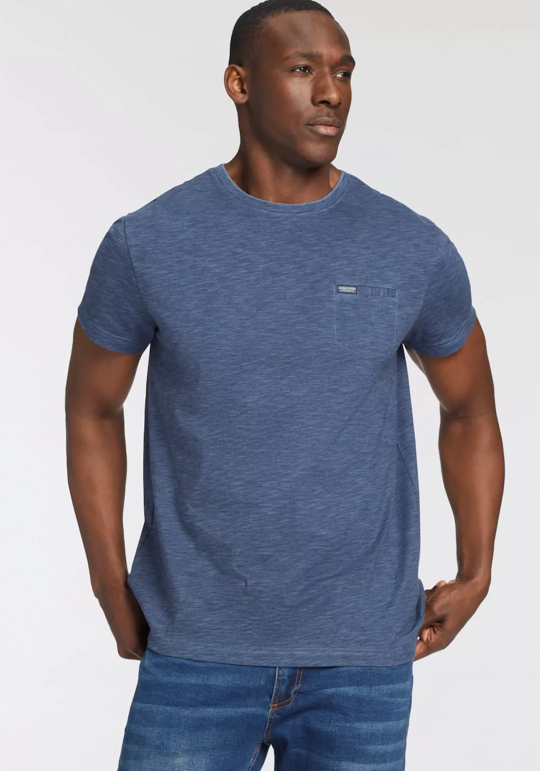 Bruno Banani T-Shirt Mit Doppelkragen und Zierbrusttasche günstig online kaufen