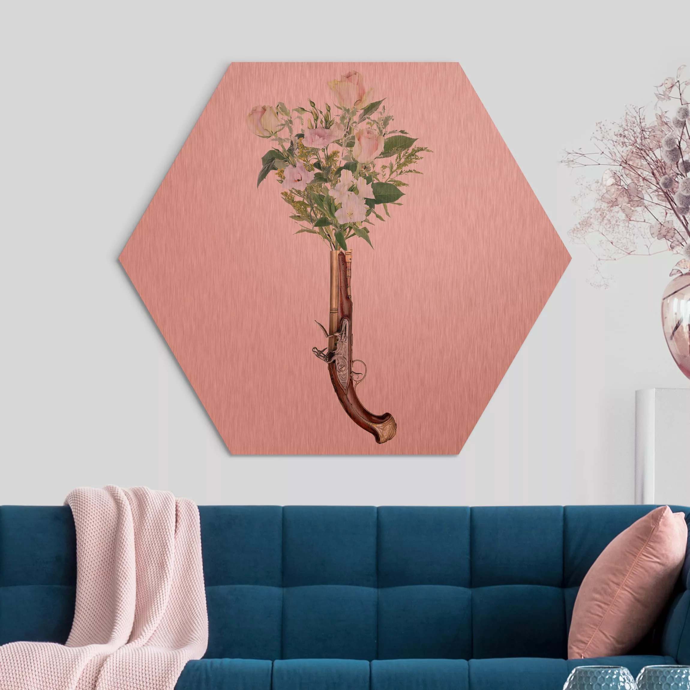 Hexagon-Alu-Dibond Bild Blumen Pistole mit Blumen günstig online kaufen