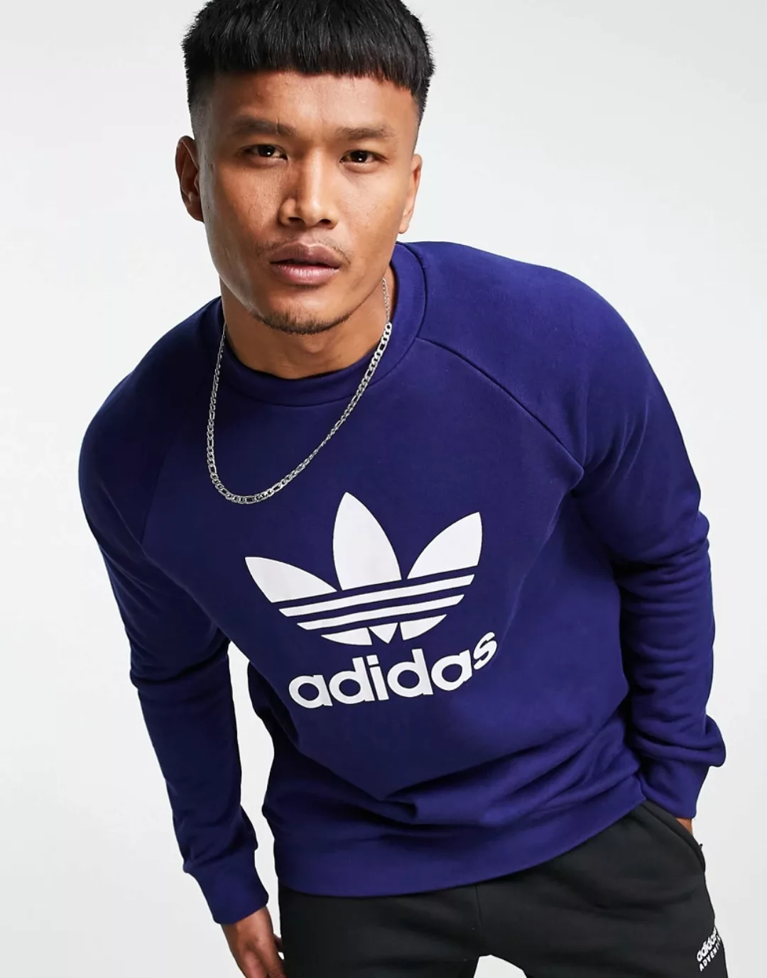 adidas Originals – adicolor – Sweatshirt in Marineblau mit großem Dreiblatt günstig online kaufen