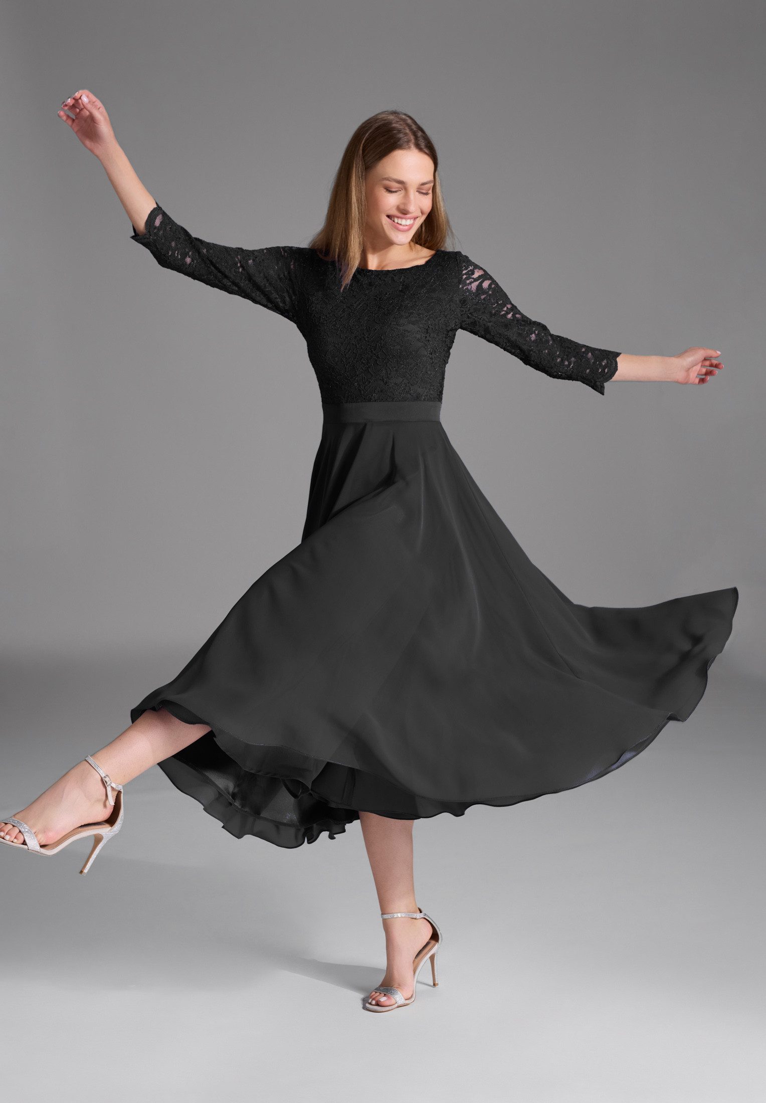 SWING Cocktailkleid Taillierter Schnitt mit ausgestelltem günstig online kaufen