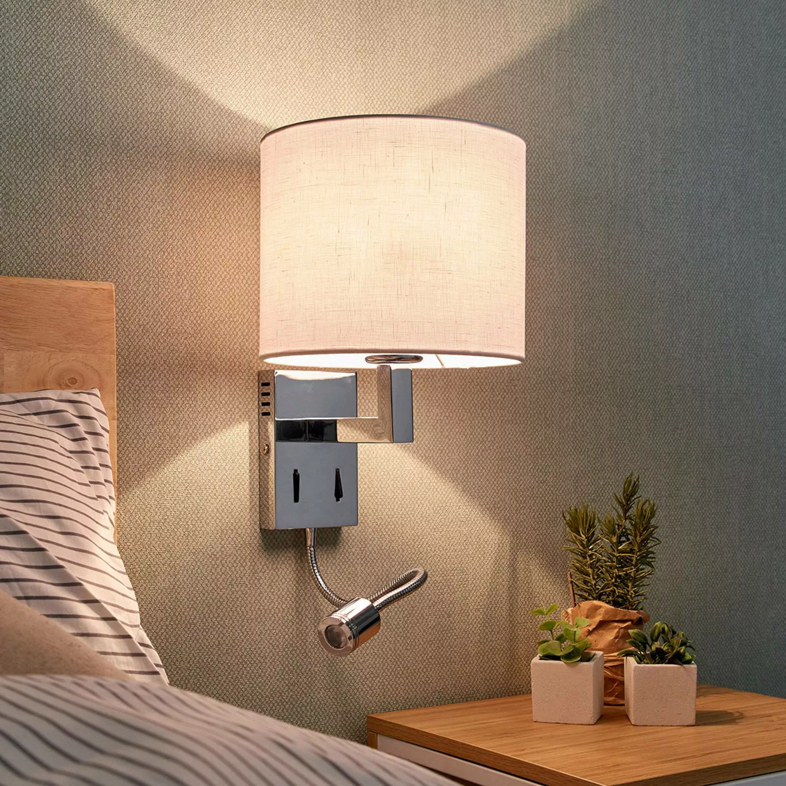 Lucande Taron Stoff-Wandlampe mit Leselicht günstig online kaufen