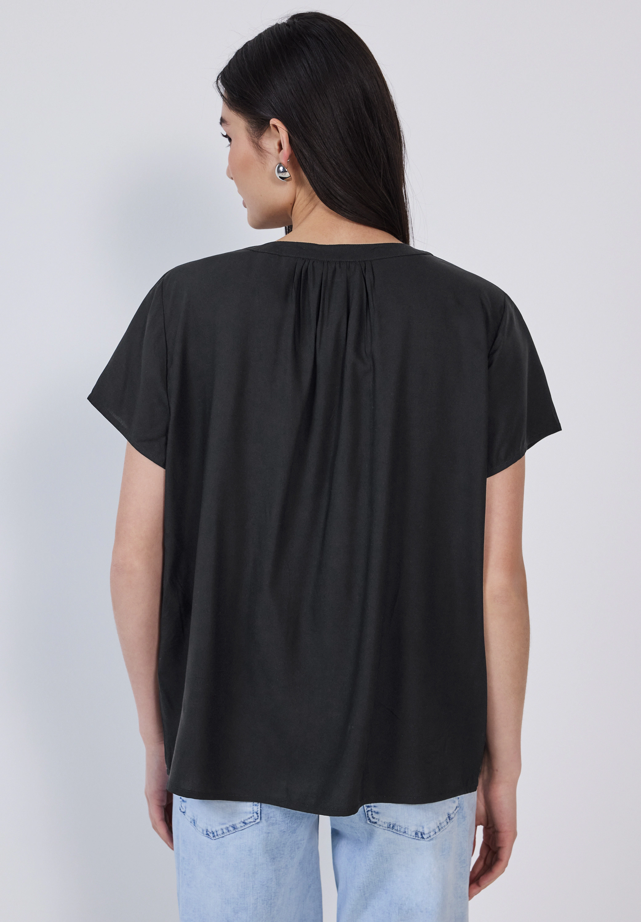 STREET ONE STUDIO Shirtbluse, mit geschlitztem Rundhalsausschnitt günstig online kaufen