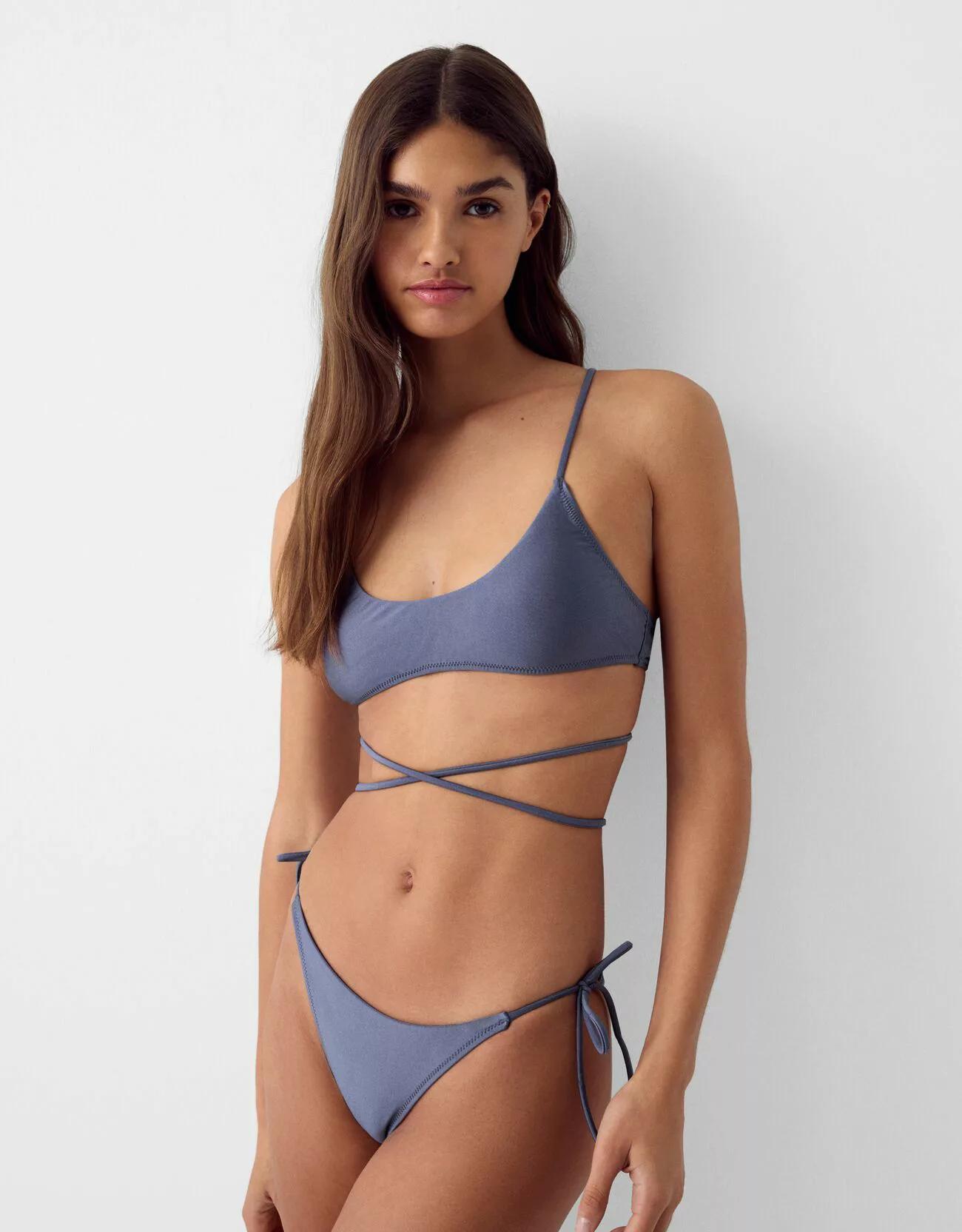 Bershka Schimmerndes Verstellbares Bikinioberteil Damen Xs Grau günstig online kaufen