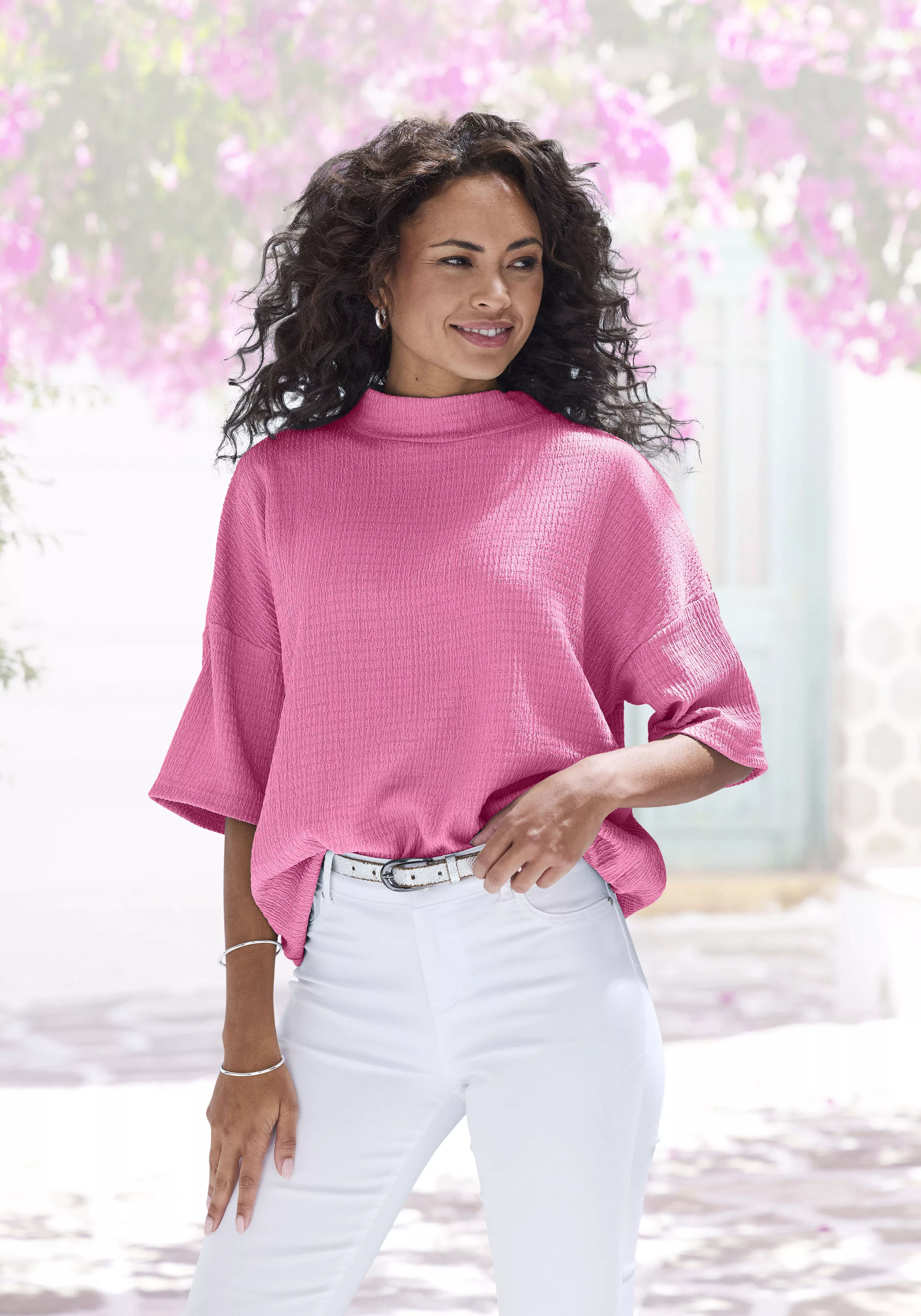 LASCANA Kurzarmshirt "mit Stehkragen", aus bügelfreier Crêpe-Qualität günstig online kaufen