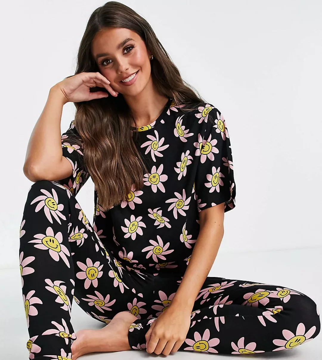 ASOS DESIGN Tall – Pyjama-Set in Schwarz mit Oversized-T-Shirt und Leggings günstig online kaufen