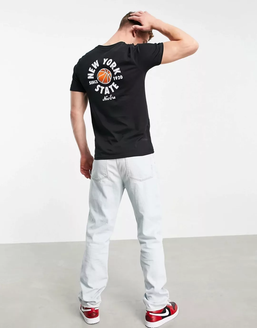 New Era – T-Shirt in Schwarz mit New-York-State-Print am Rücken günstig online kaufen