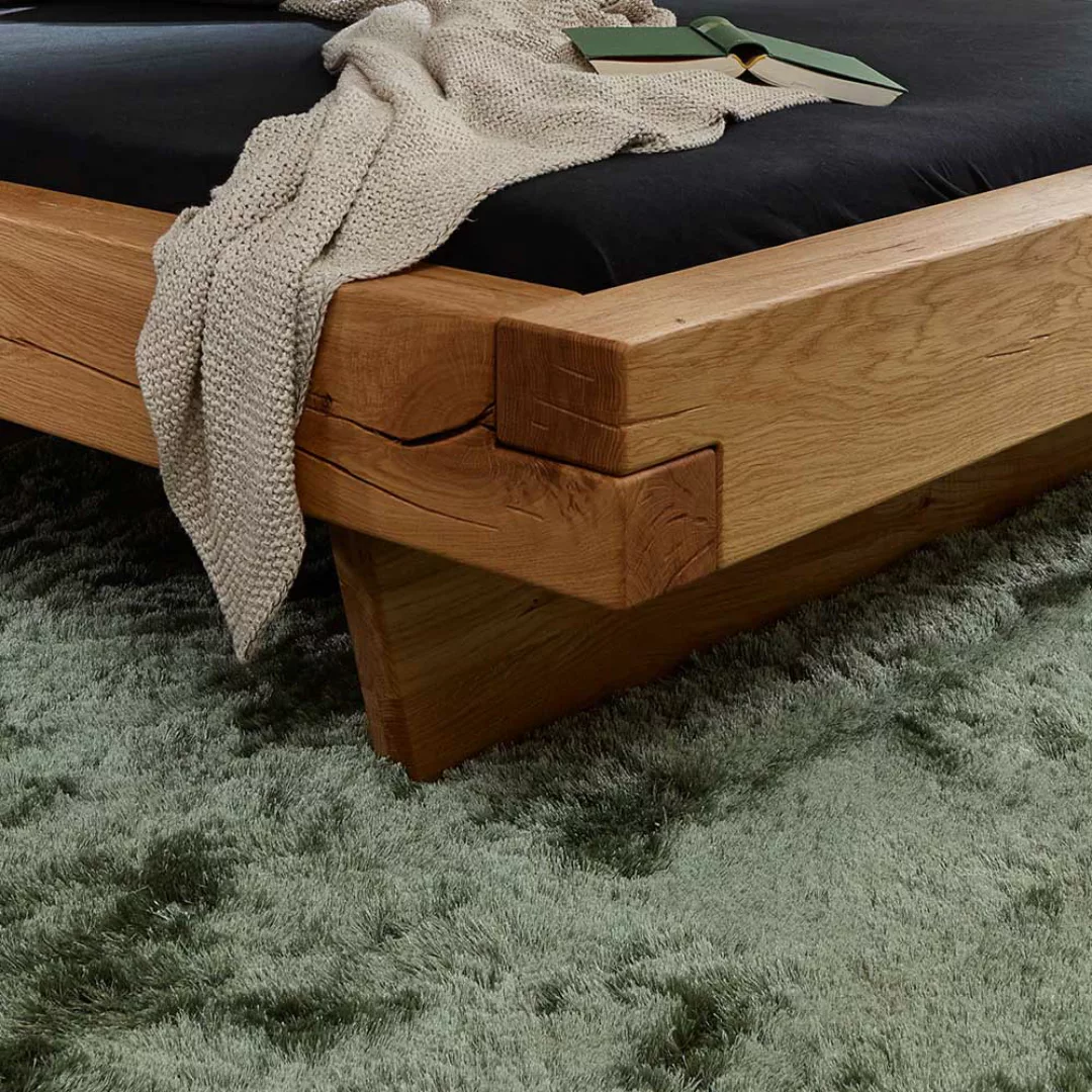 Balkenholz Bett aus Wildeiche Massivholz 40 cm Einstiegshöhe günstig online kaufen