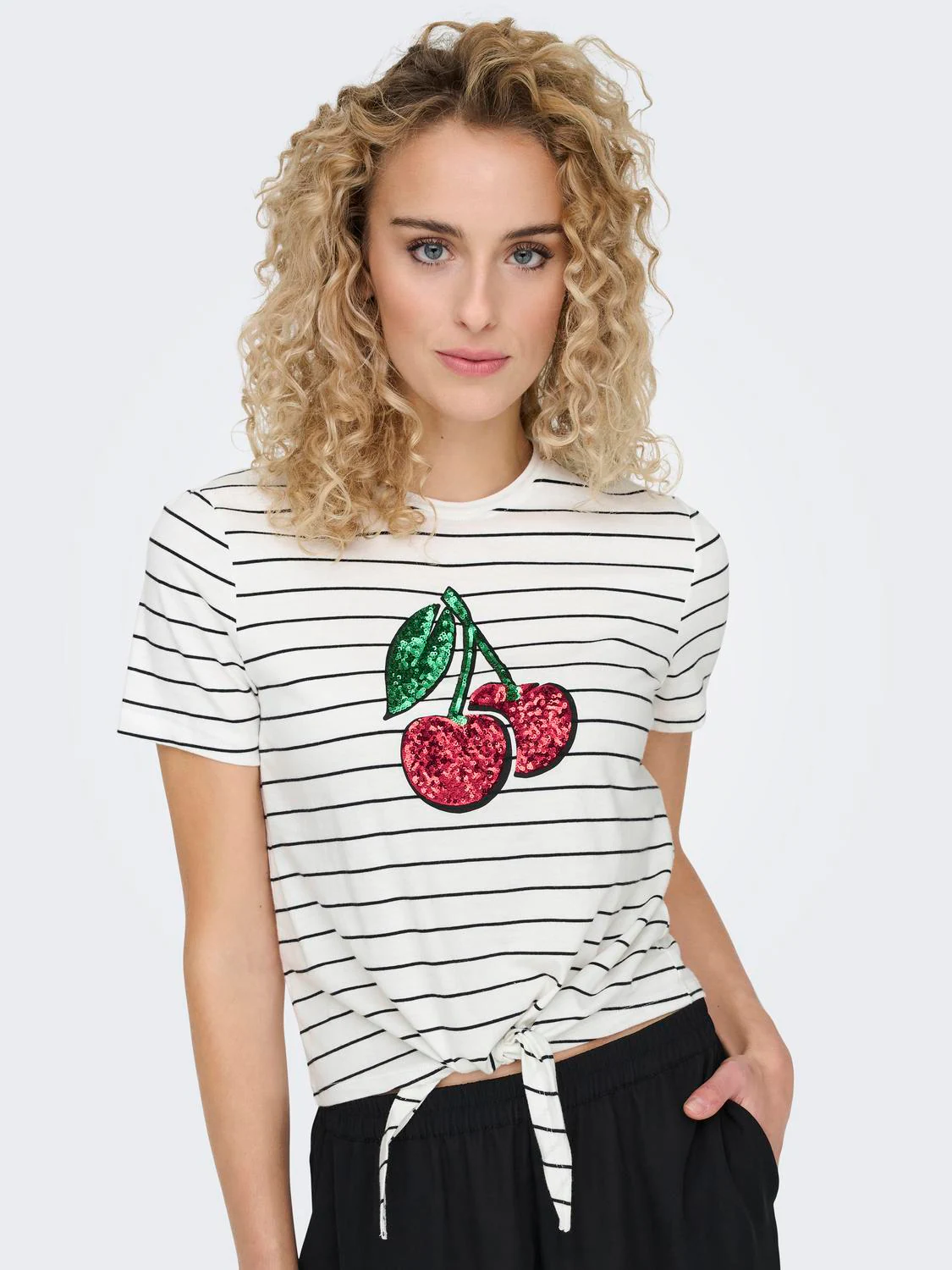 ONLY Kurzarmshirt "ONLKITA LIFE S/S FRUIT KNOT TOP BOX JRS" günstig online kaufen