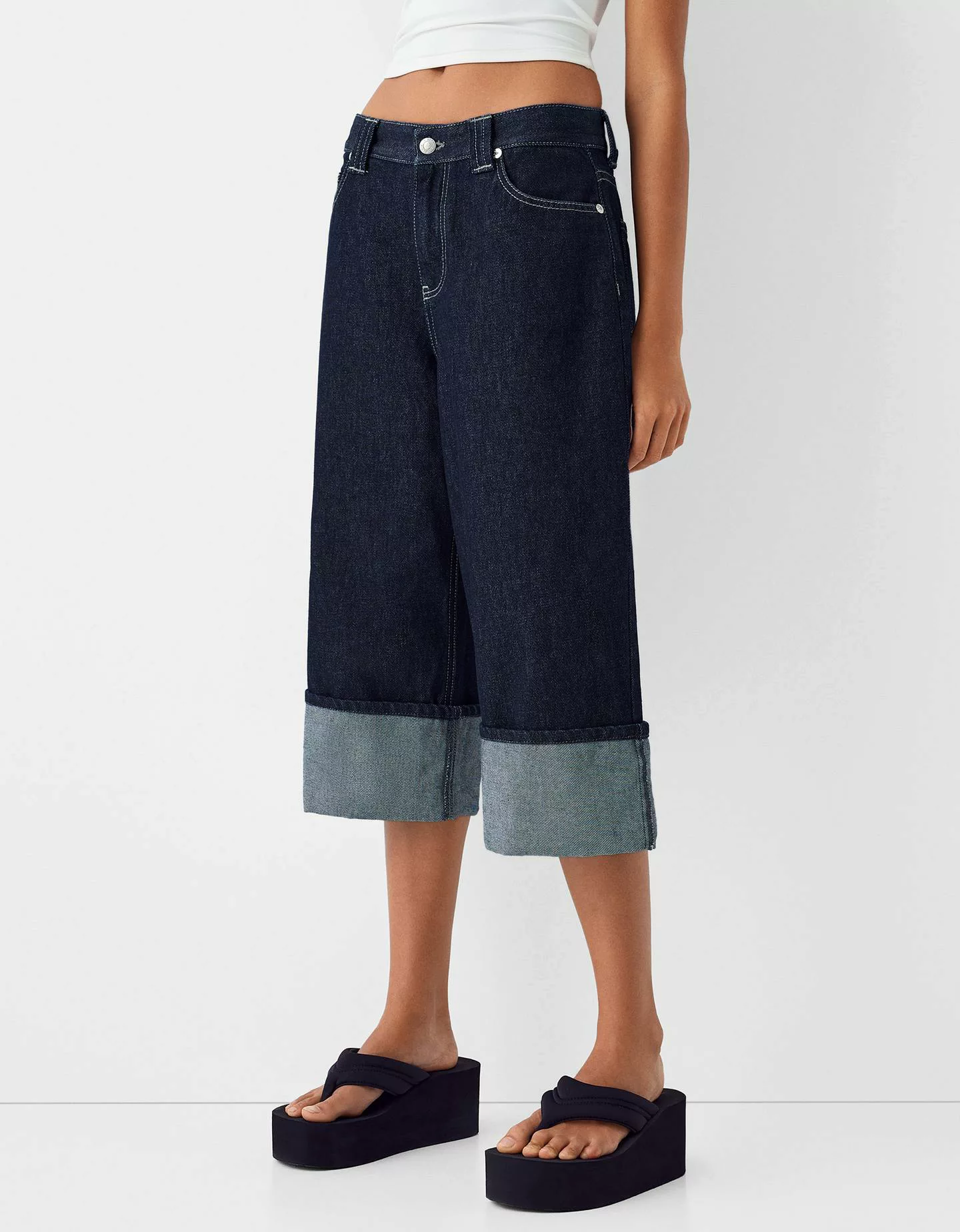 Bershka Jort-Bermudas Aus Denim Mit Umgeschlagenem Saum Damen 36 Marinenbla günstig online kaufen