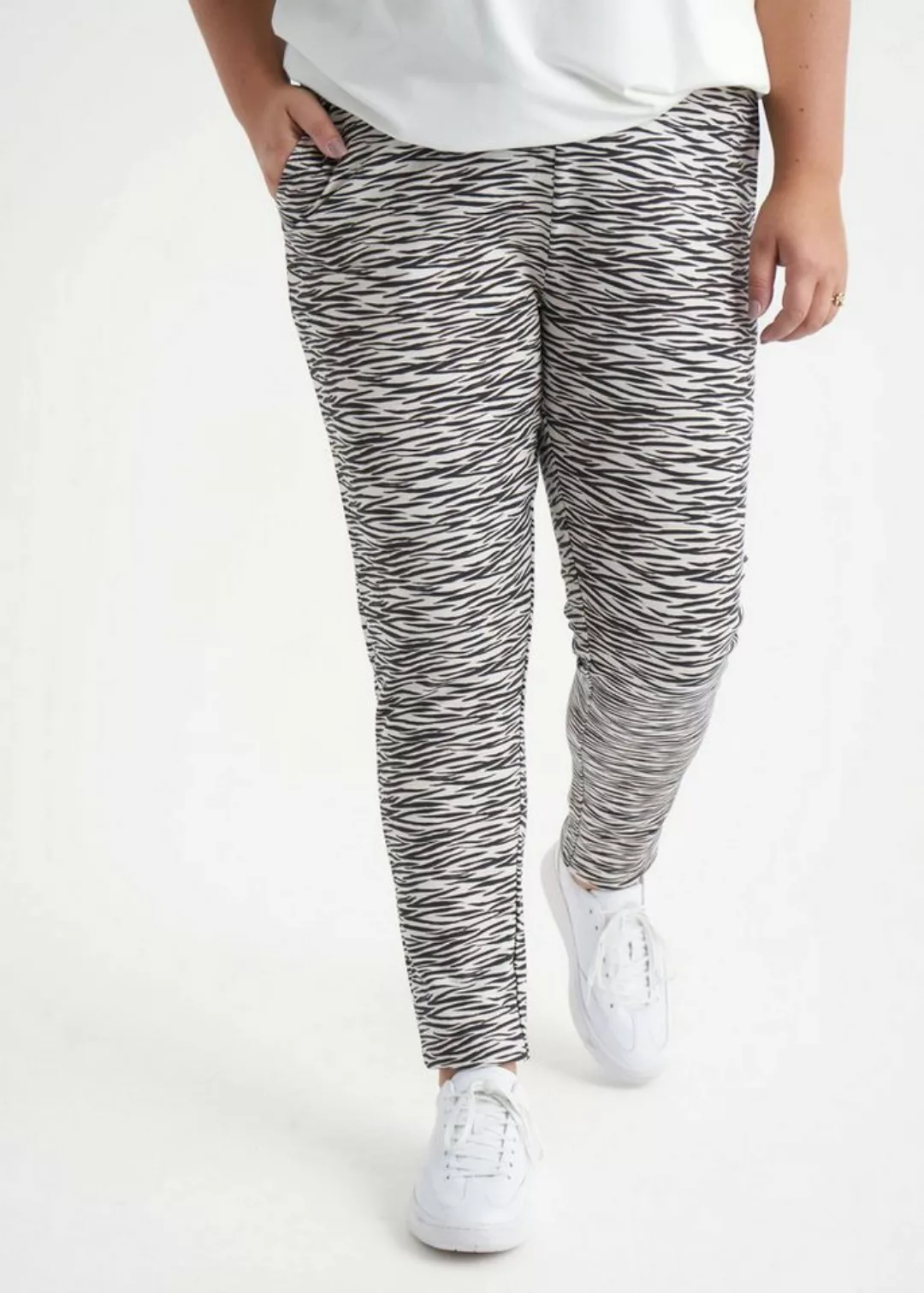 aprico Stoffhose APIowa im Zebra-Steifen-Look günstig online kaufen