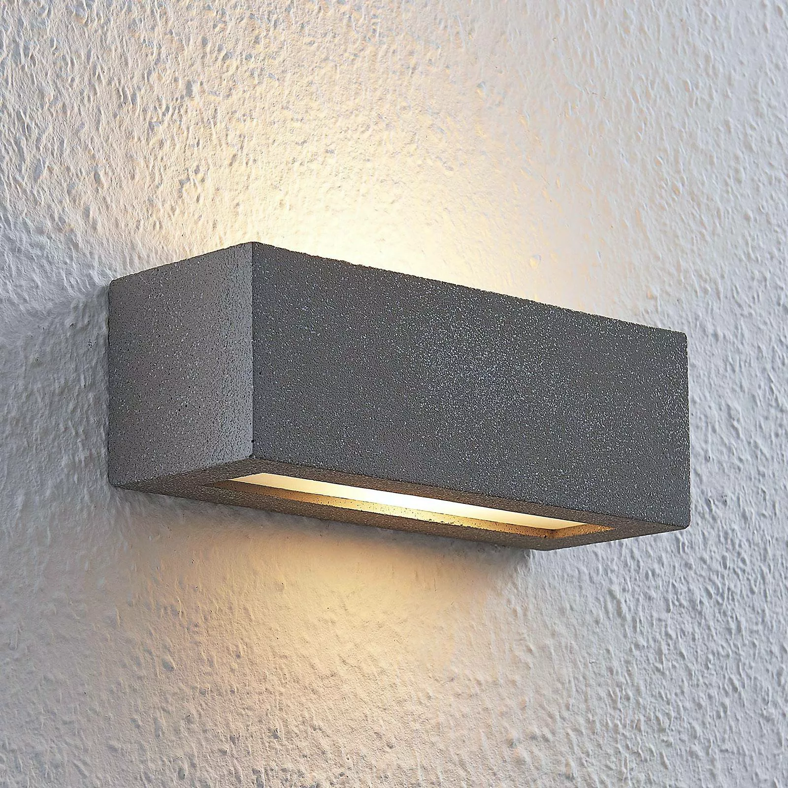 Lindby Wandlampe Nellie, grau, Beton, 21,8 cm breit günstig online kaufen