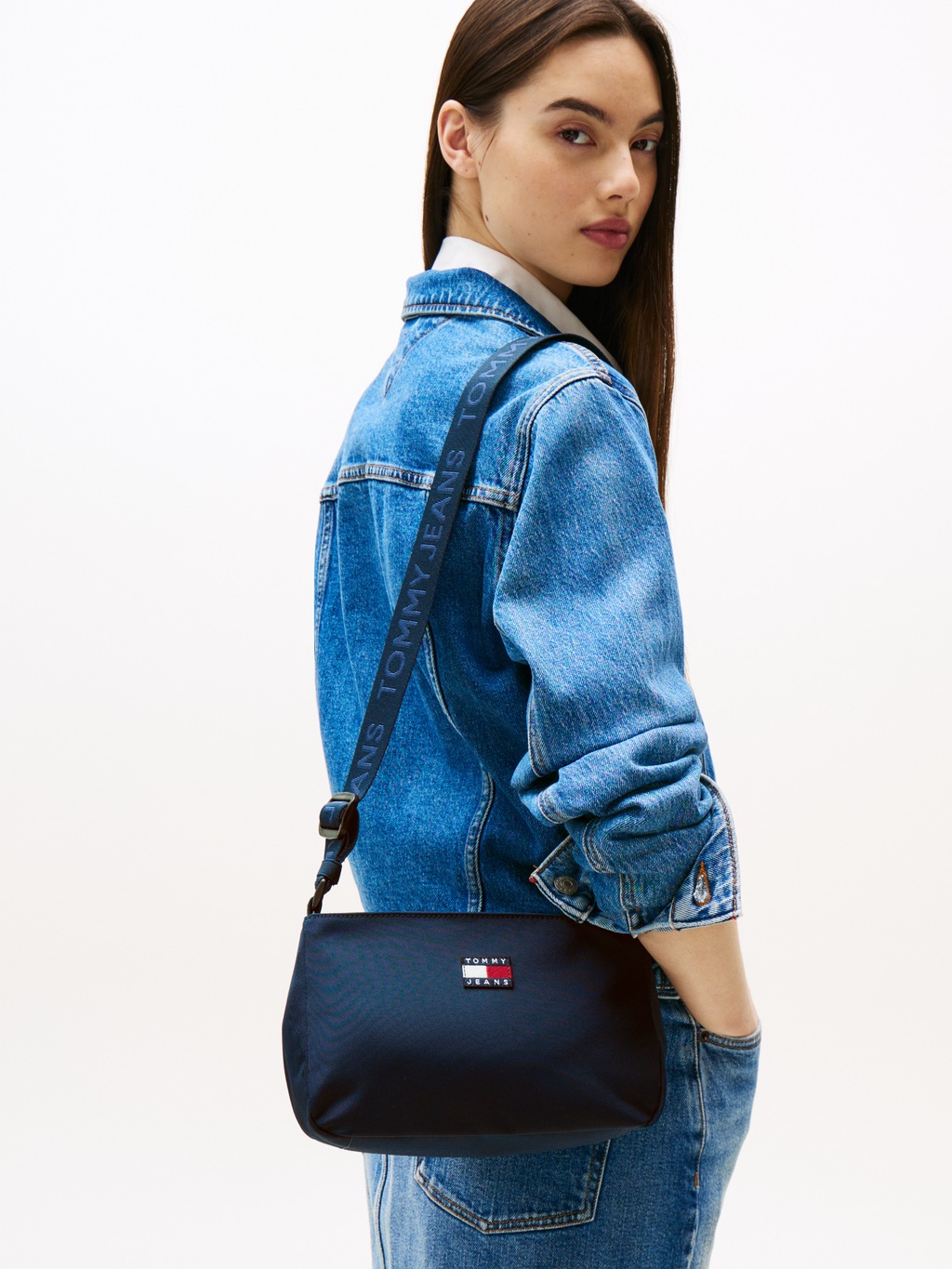Tommy Jeans Schultertasche "TJW DAILY SHOULDER BAG", Damen Umhängetasche, F günstig online kaufen