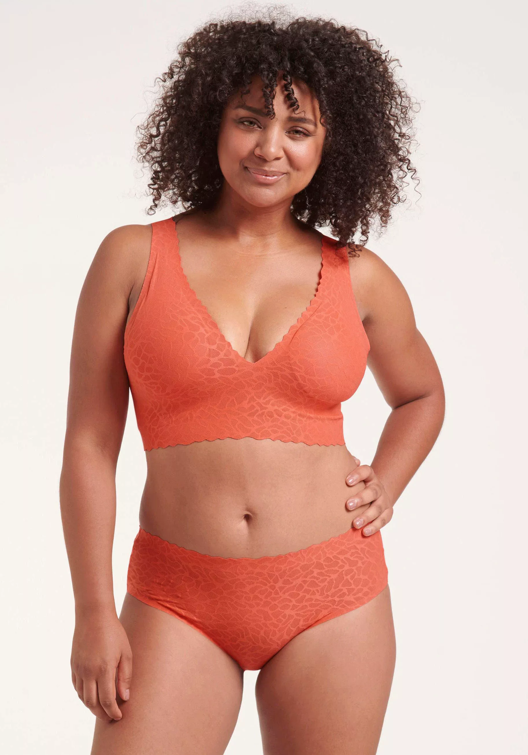 sloggi Bralette "Zero Feel Lace 2.0 Top", leicht gepolsterte Cups, abgerund günstig online kaufen