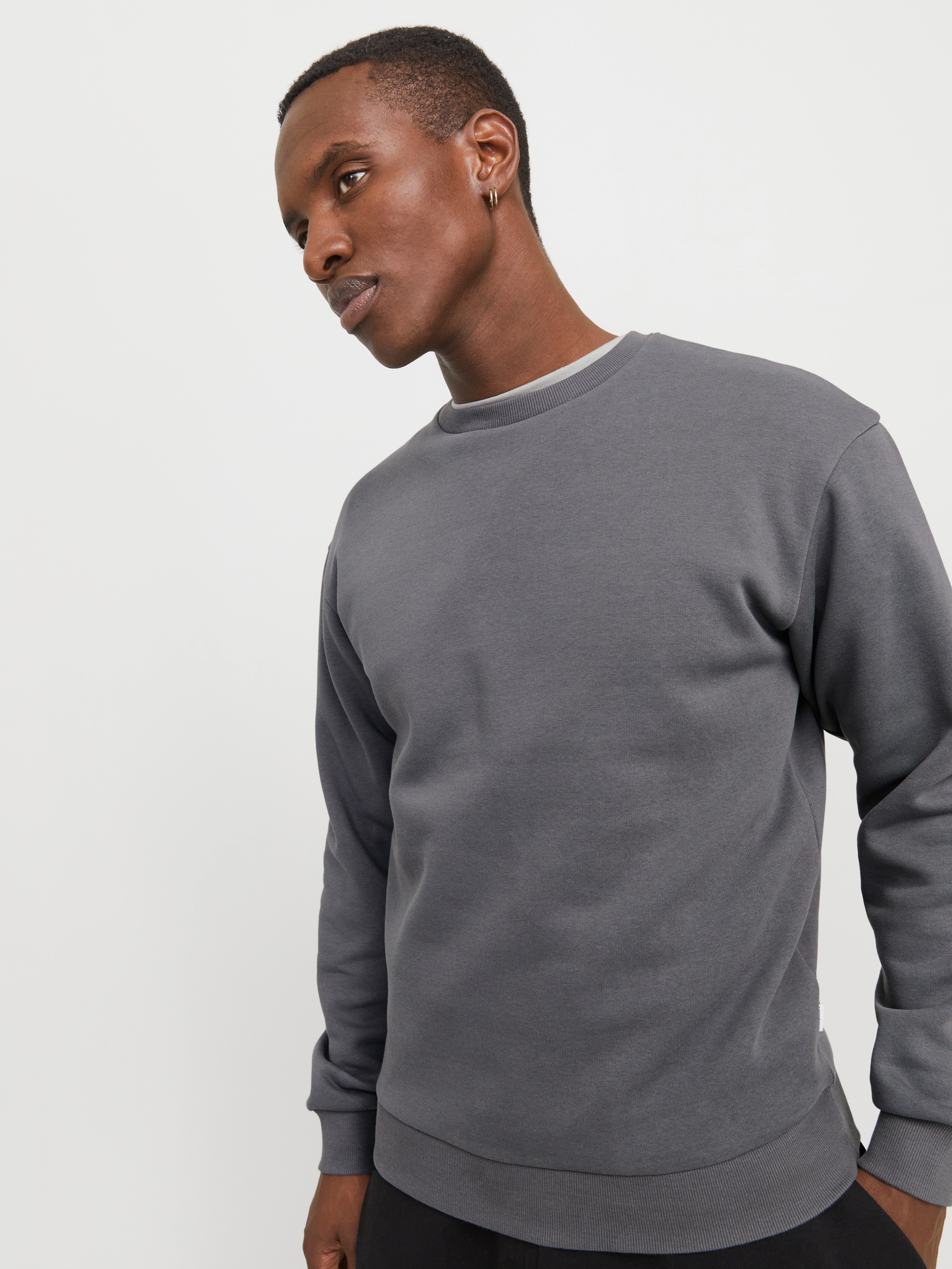 Jack & Jones Sweatshirt "JJEBRADLEY SWEAT CREW NOOS", mit Rippbündchen günstig online kaufen