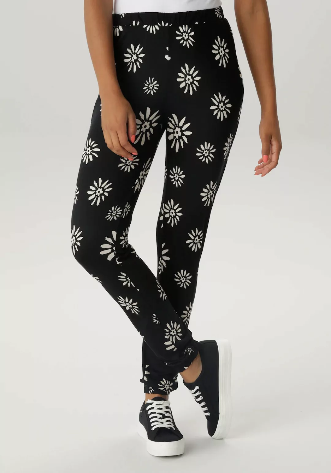 Aniston SELECTED Schlupfhose, mit trendigen Blütenprint allover günstig online kaufen