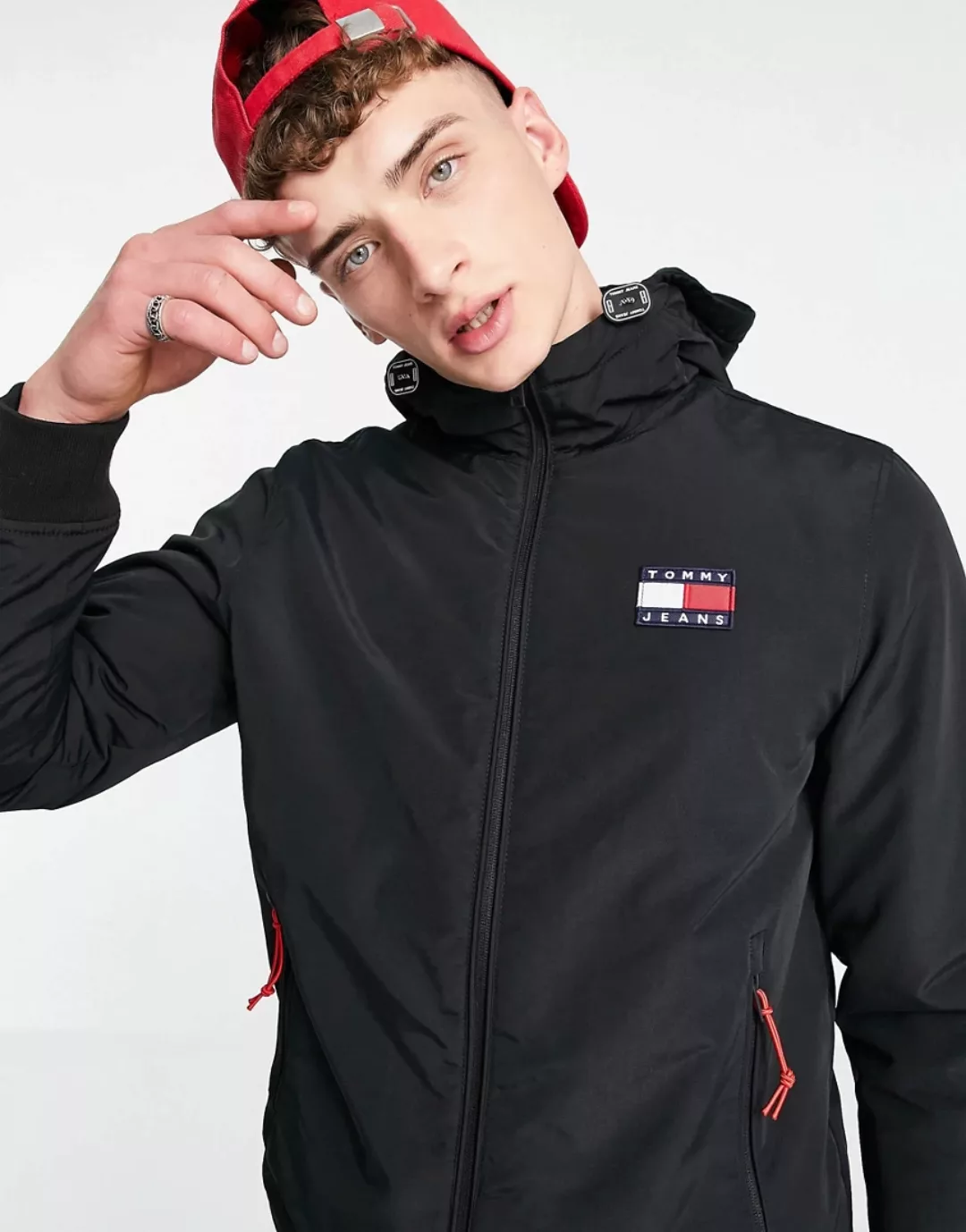 Tommy Jeans – Steppjacke in Schwarz aus Nylon günstig online kaufen