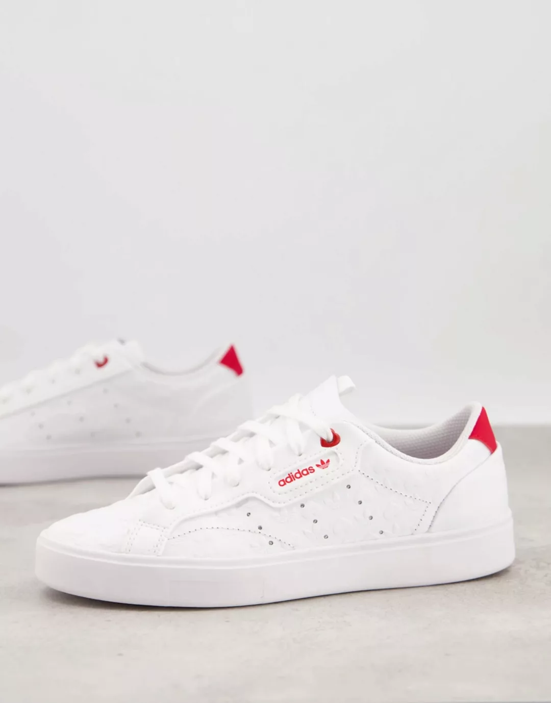 adidas Originals – Valentines – Sneaker in Weiß mit Herzaufdruck-Grau günstig online kaufen