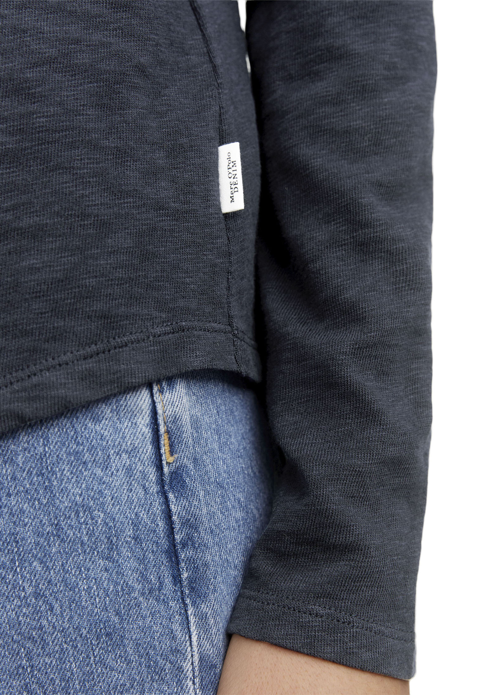 Marc OPolo DENIM Langarmshirt, mit Rollkante am V-Ausschnitt günstig online kaufen