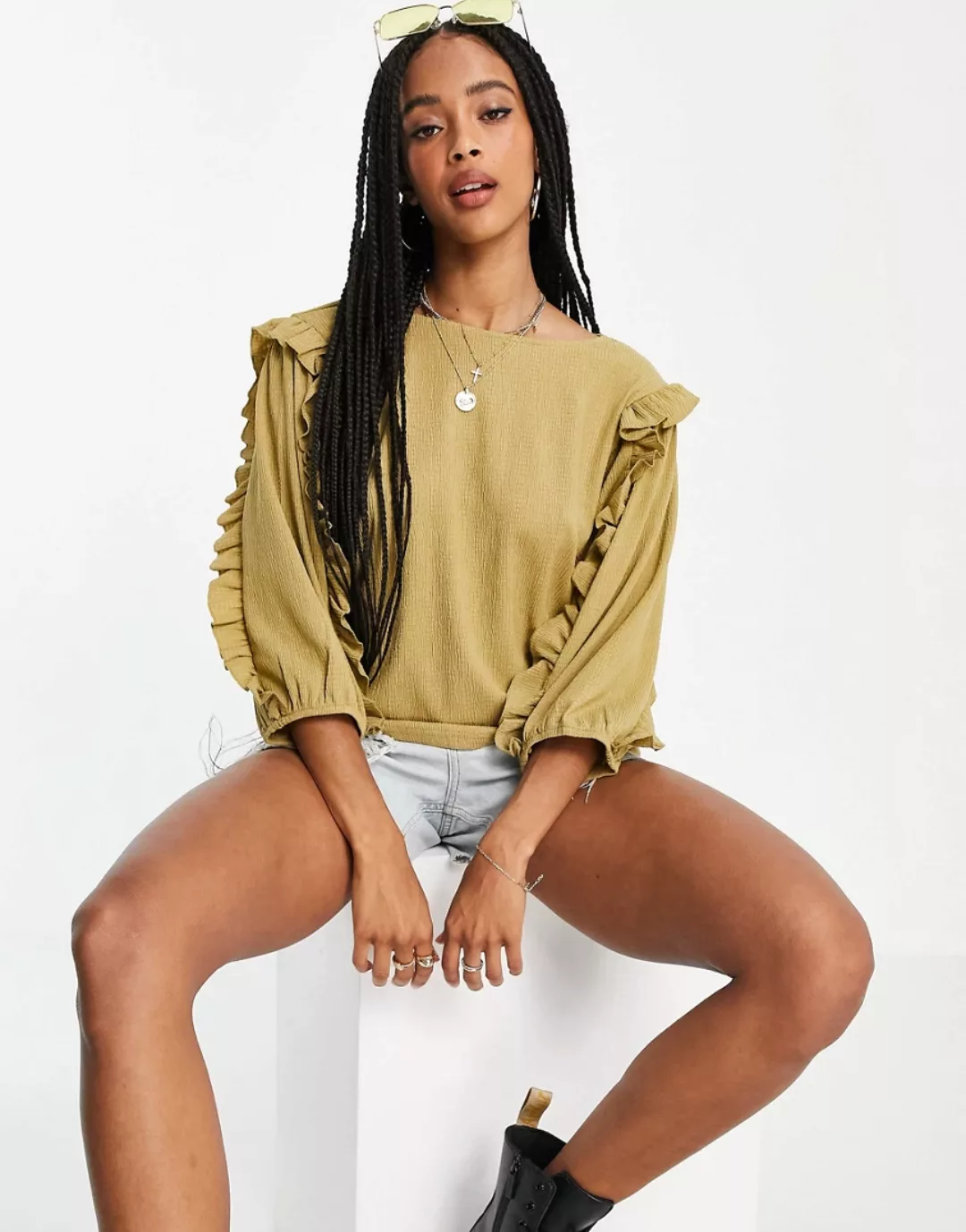 Object – Bluse mit Rüschenärmeln in Khaki-Grün günstig online kaufen