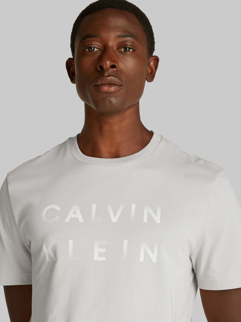 Calvin Klein T-Shirt "CP-ENLARGED LOGO T-SHIRT", mit Logo auf der Brust günstig online kaufen