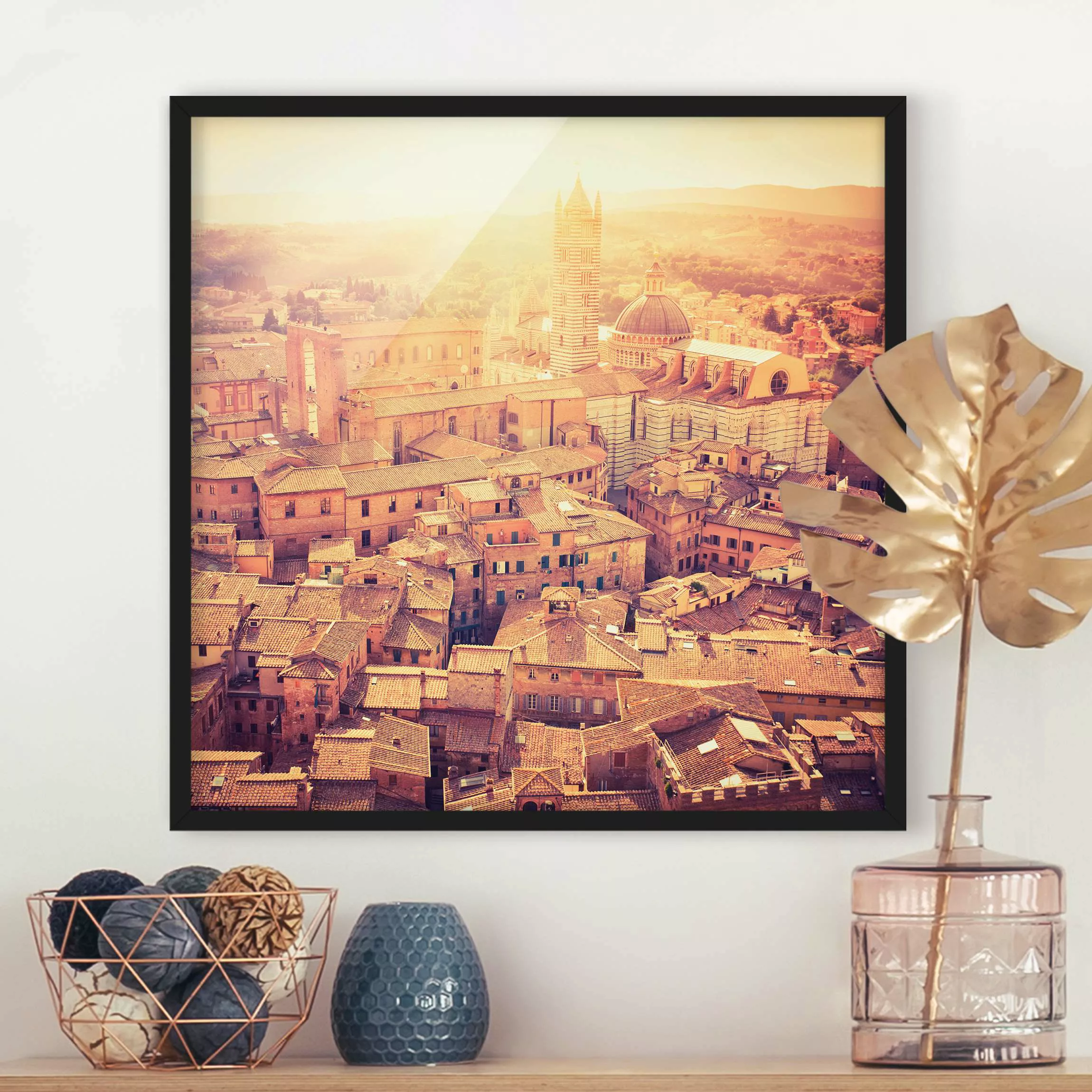 Bild mit Rahmen Architektur & Skyline - Quadrat Fiery Siena günstig online kaufen