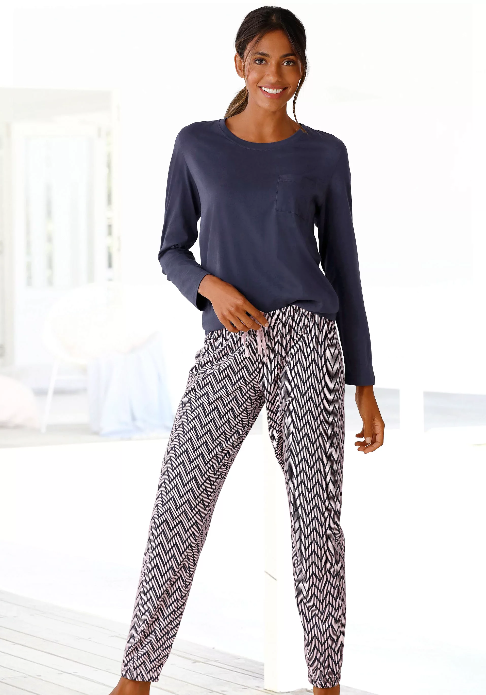 Vivance Dreams Pyjama, (2 tlg.), mit gemusterter Schlafhose günstig online kaufen