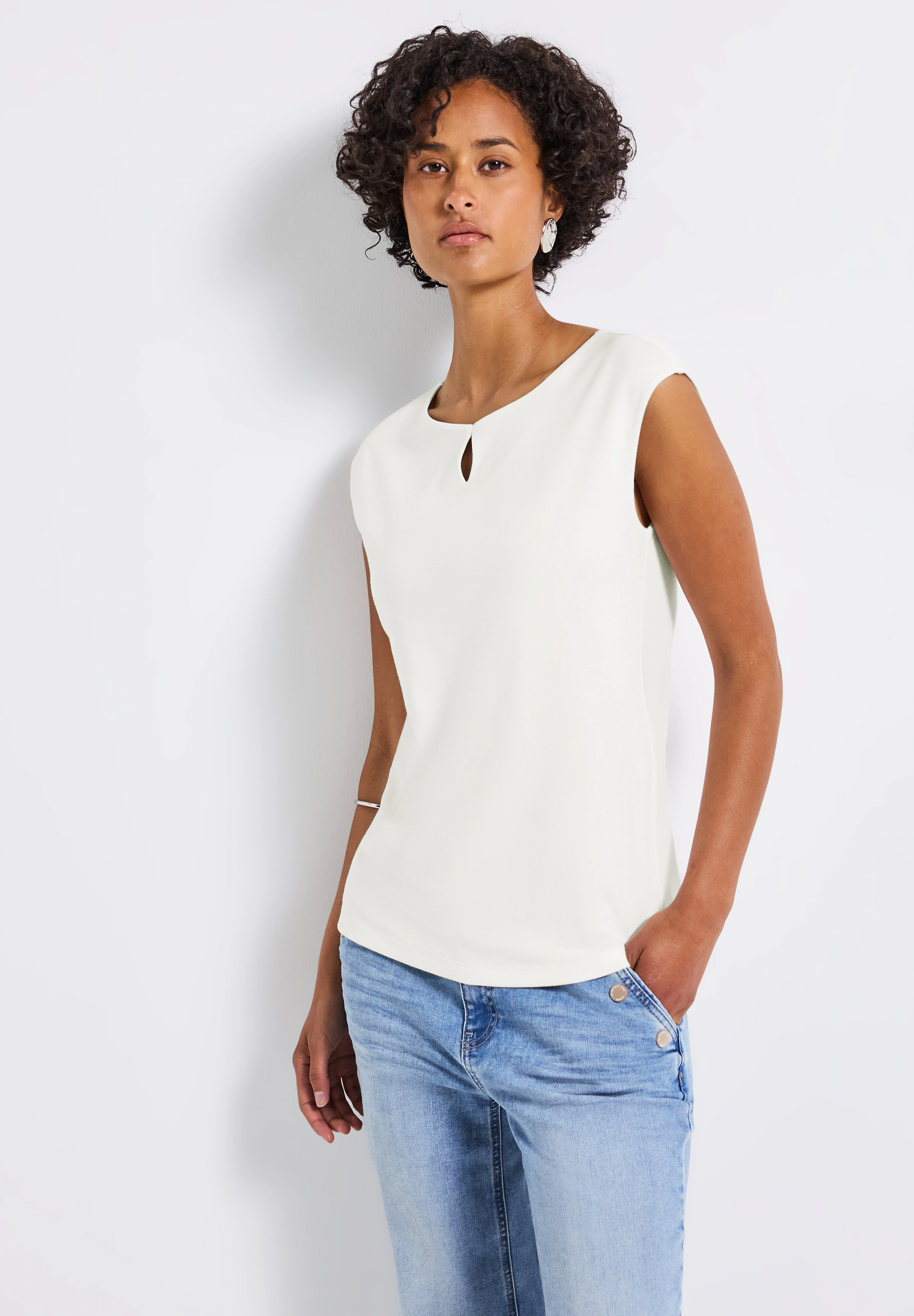 STREET ONE Shirttop "Style ADA", Rundhals mit Cut-Out-Detail günstig online kaufen