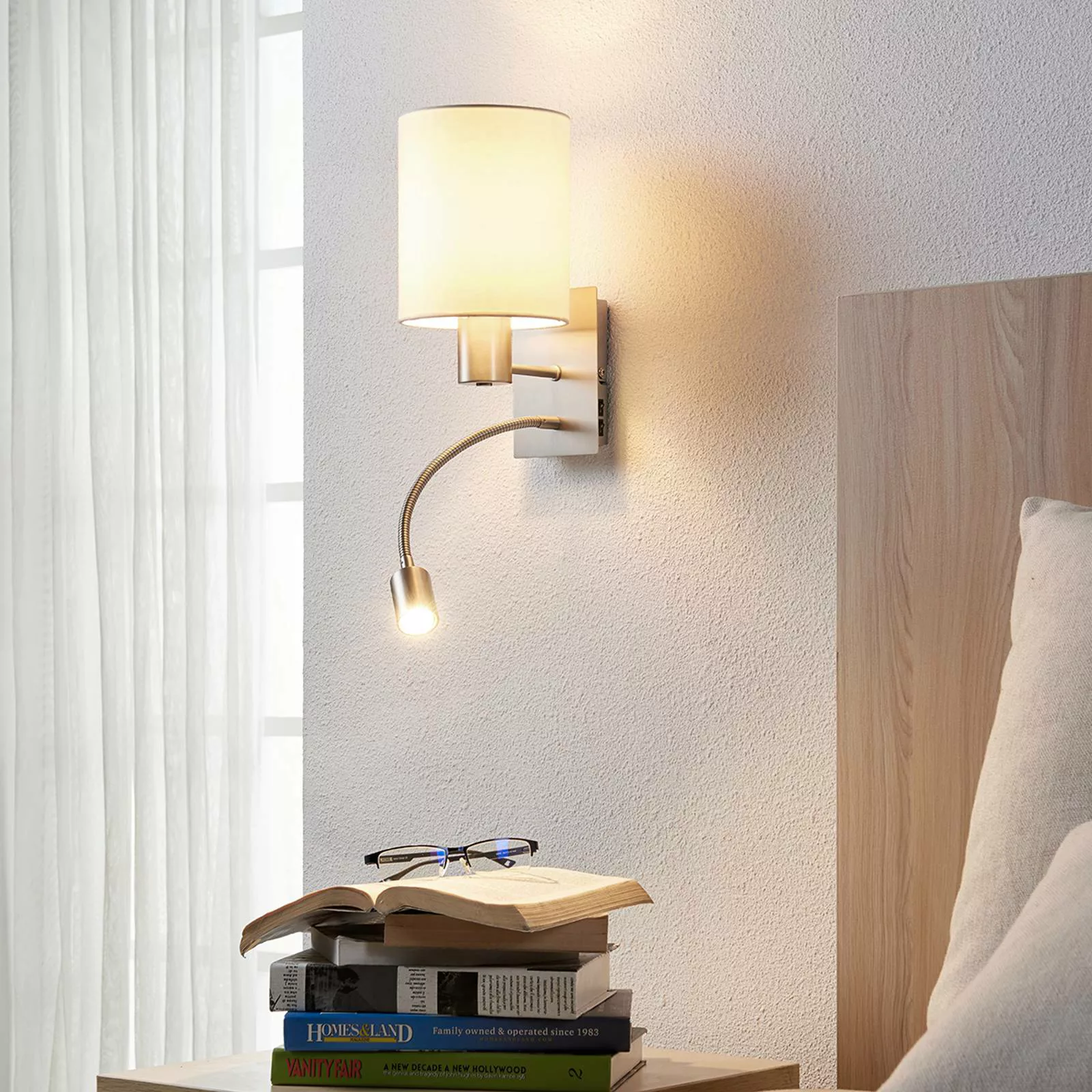 Lindby Shajan Stoffwandlampe mit LED-Leselicht günstig online kaufen